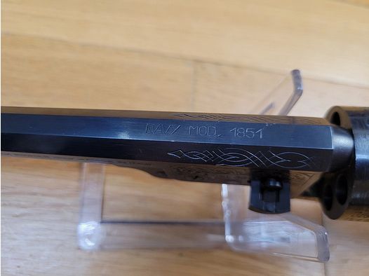 Sehr schöner Revolver Colt 1851 Pietta Schwarzpulver – Modell Navy – Sehr schöne gravierte Variante – Lauf 7,5 Zoll – Kaliber 36 – Waffe von 1978 – TBE++