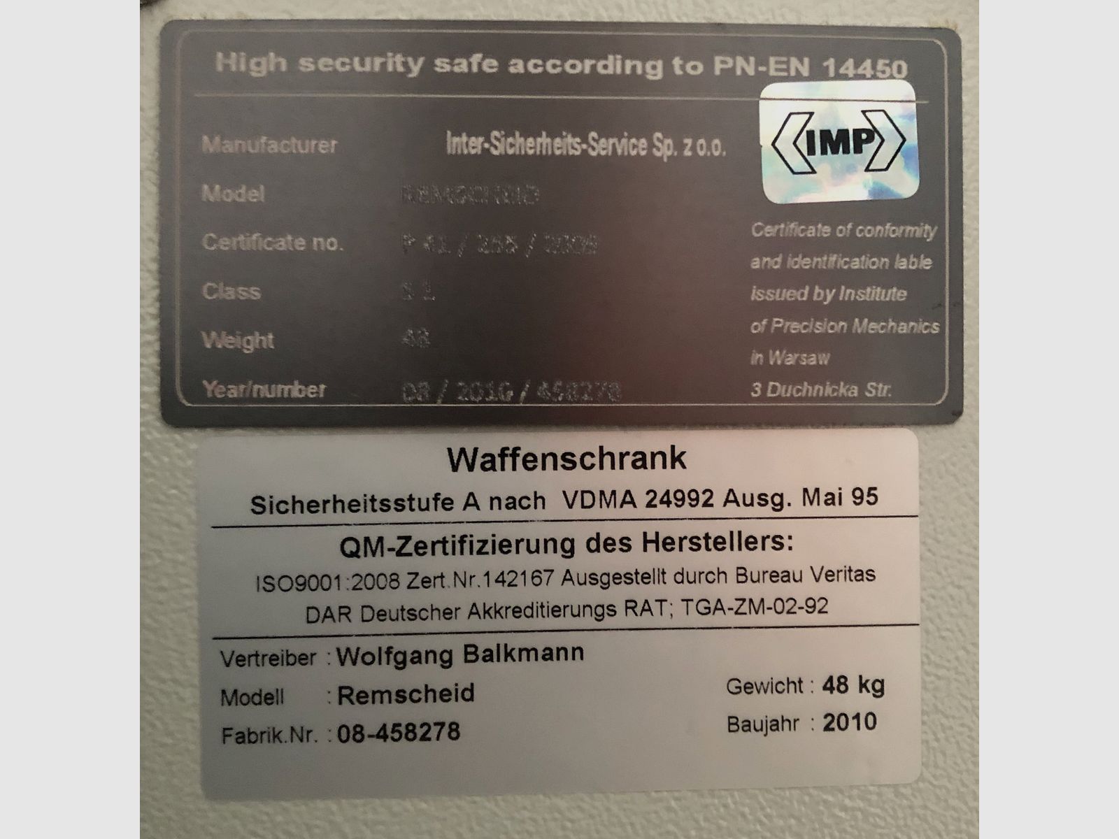 Armero para hasta tres armas largas