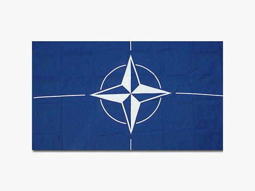 Diverse Flagge NATO