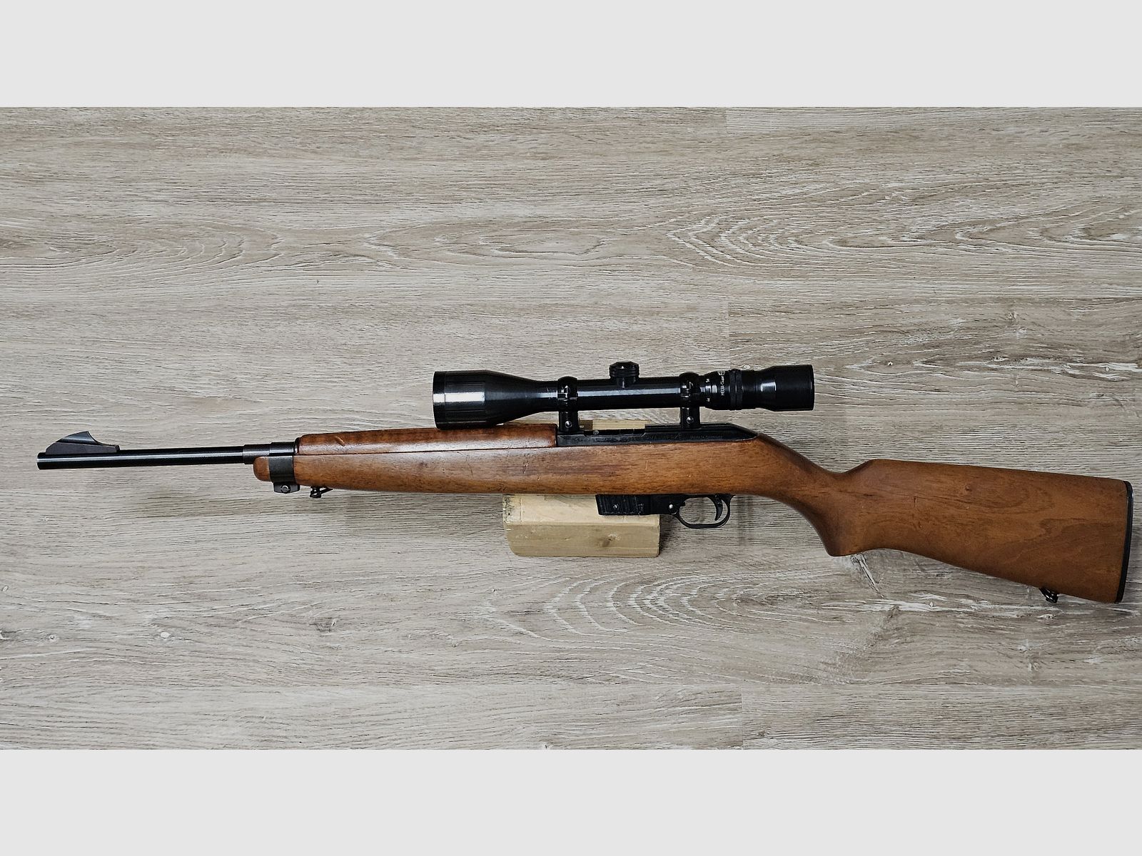 Carabine semi-automatique Erma EGM1 (d'occasion) .22 lfb incluant Kahles Helia-Super 3-9x (Abs. 1) et 5 chargeurs