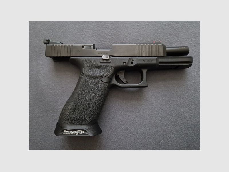 Glock 17 Generation 5 OR mit vielen Extras für IPSC
