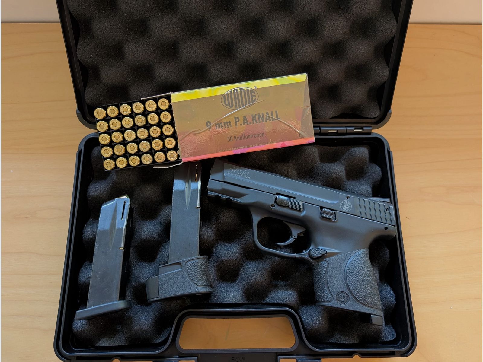 Smith & Wesson M&P9c /cal. 9 mm P.A.K. / Top Zustand