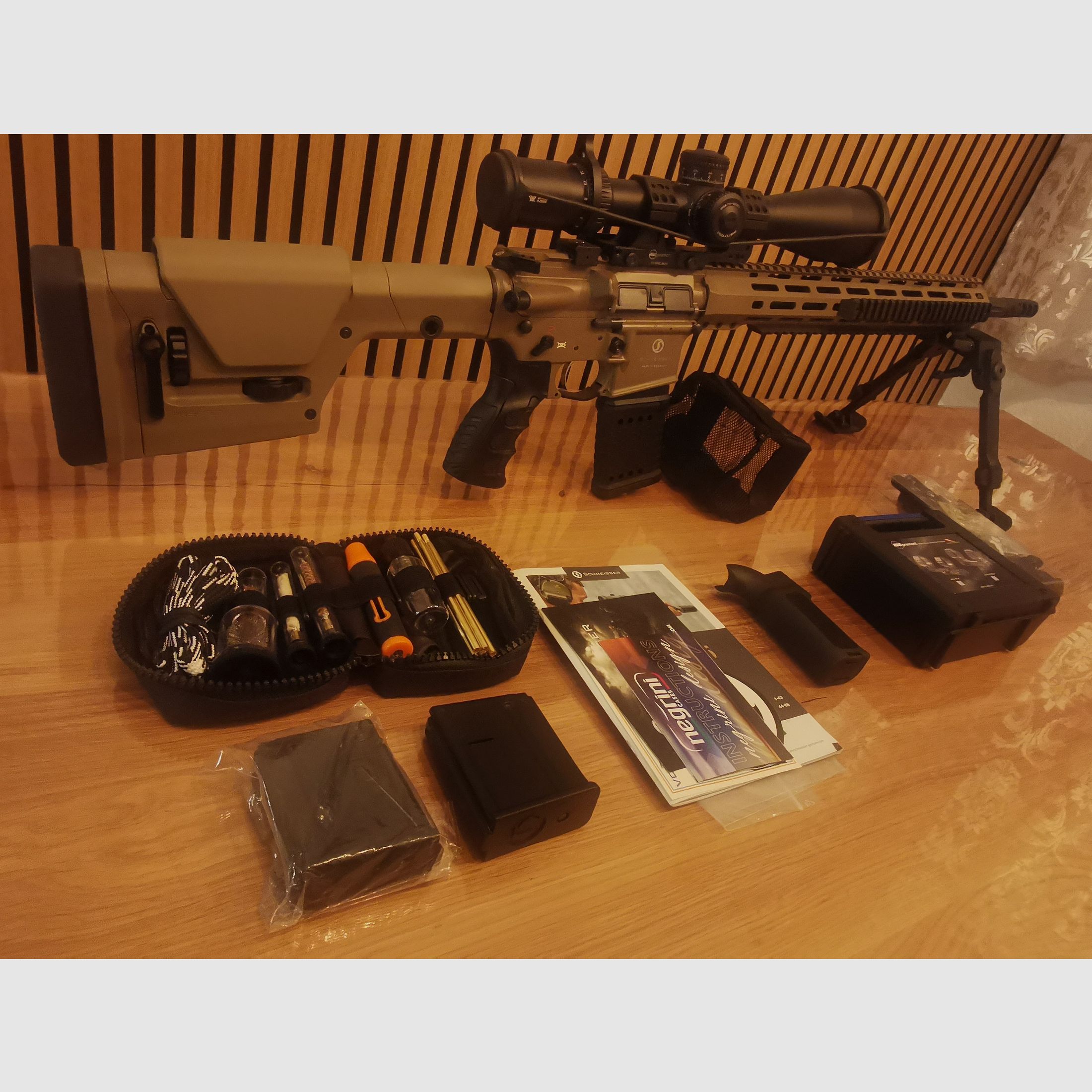 Schmeisser AR15 DMR FDE .223Rem + PAQUETE COMPLETO