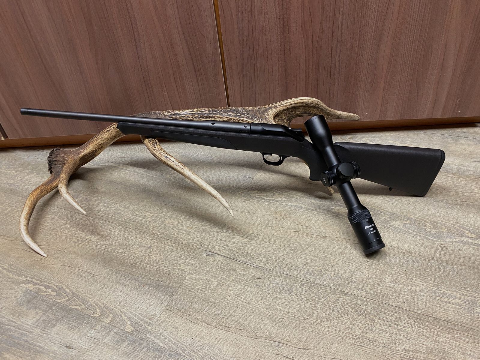 Blaser R8 Professional, Blaser B2 1,7-10x42 iC S, mit Schiene