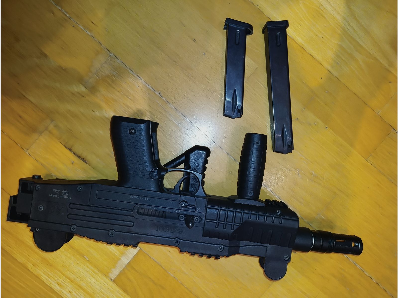 Ekol ASI 9mm PAK Maschinenpistole Schreckschuss