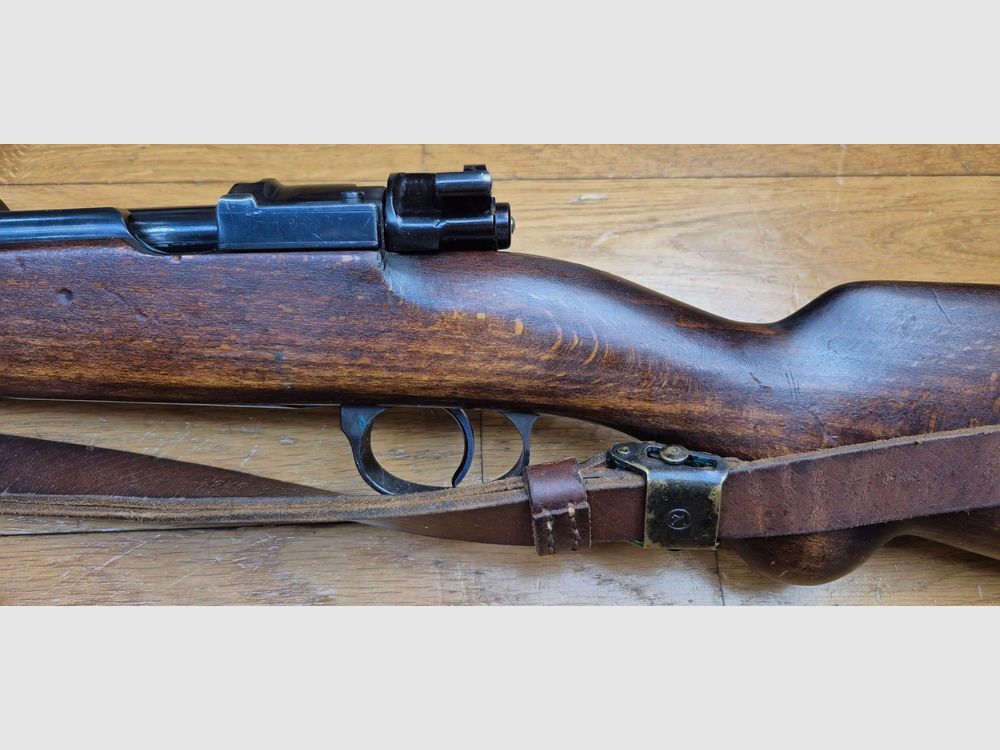 Seltene Zollkarabiner « ZollKarabiner » Heym 1952 – Seltene Waffe aus der Zeit vor der Wiedergründung der Bundeswehr 1955 – Kal. 8×57 IS – Ultra hochwertige Fertigung von Heim – Perfekte Mechanik und Anpassungen – Wunderschöner Lauf – Mononummer – Letzte Vertreterin des Systems 98 in Deutschland – Seltene Dienstwaffe in TBE++, Bild 22 von 28