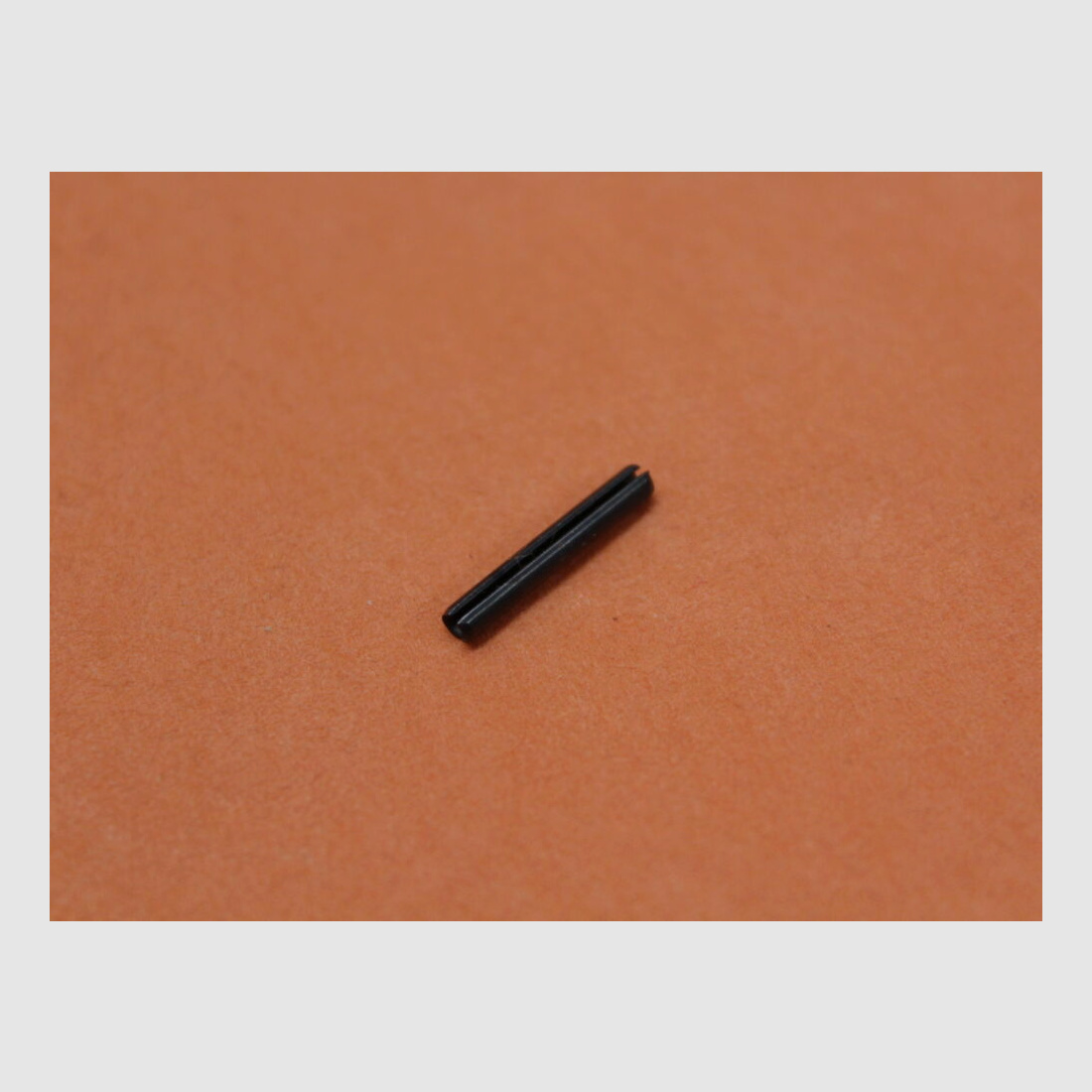 DPMS AR-15: Forward Assist Roll Pin DPMS tensioning pin for closing aid
