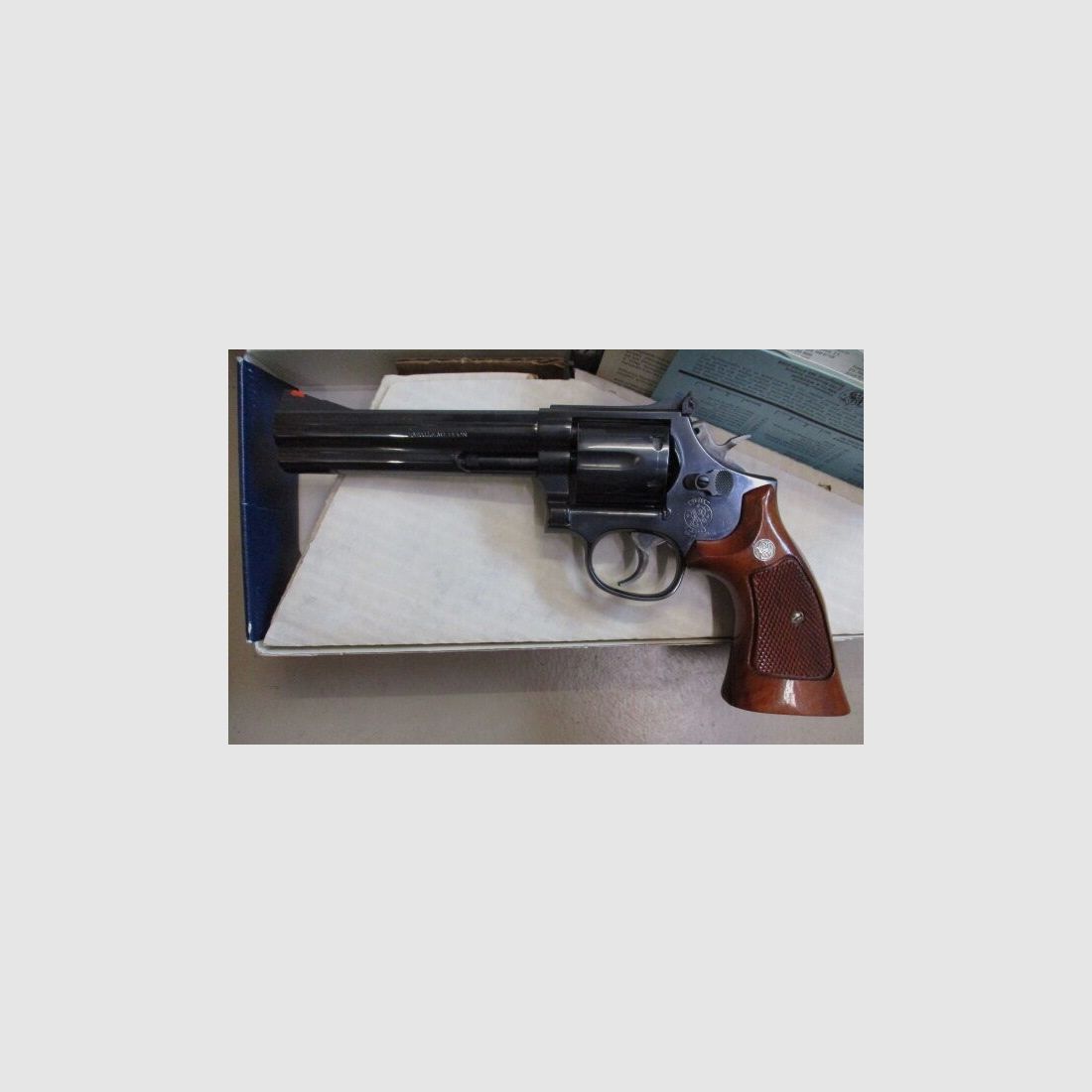 Ungeschossener Revolver Smith & Wesson 586 aus Sammlung 586