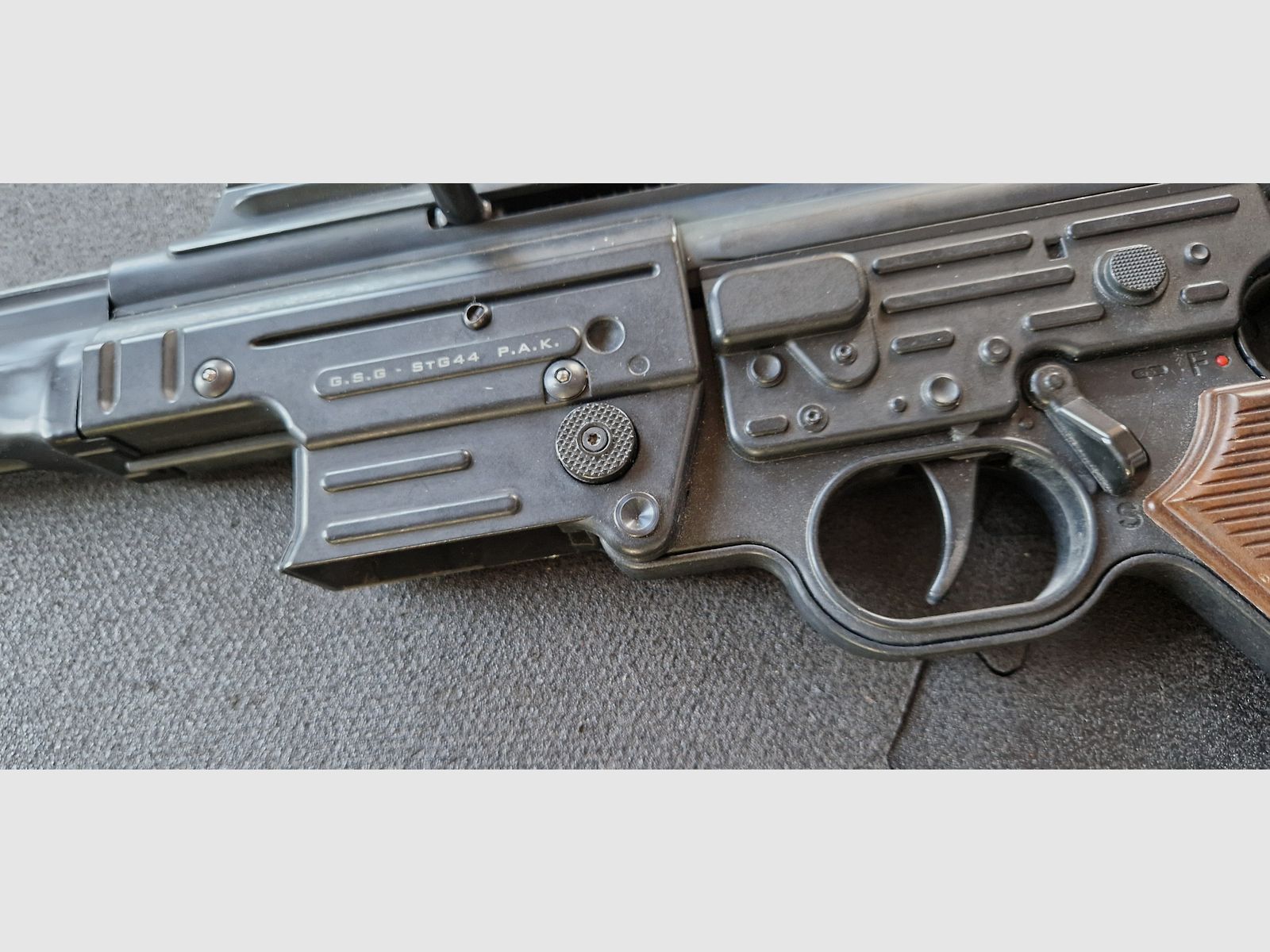 GSG StG 44 Schreckschussgewehr 9 mm P.A.K. Vollmetall Echtholz