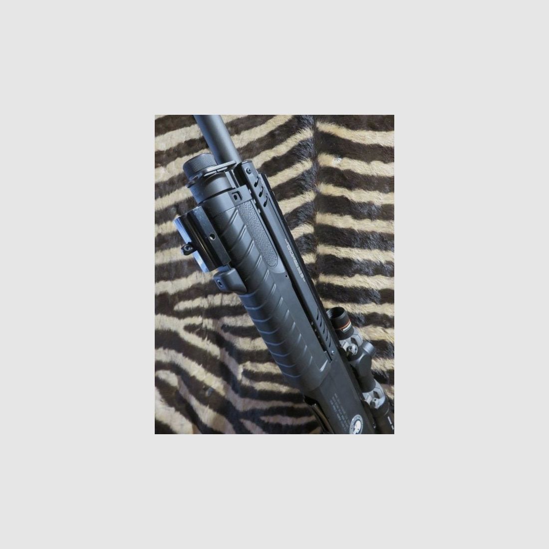 Vorderschaftrepetierflinte FABARM STF Kal.12/76 – ca. 61cm – Zielfernrohr Solognac 1-4×24, Bild 4 von 10