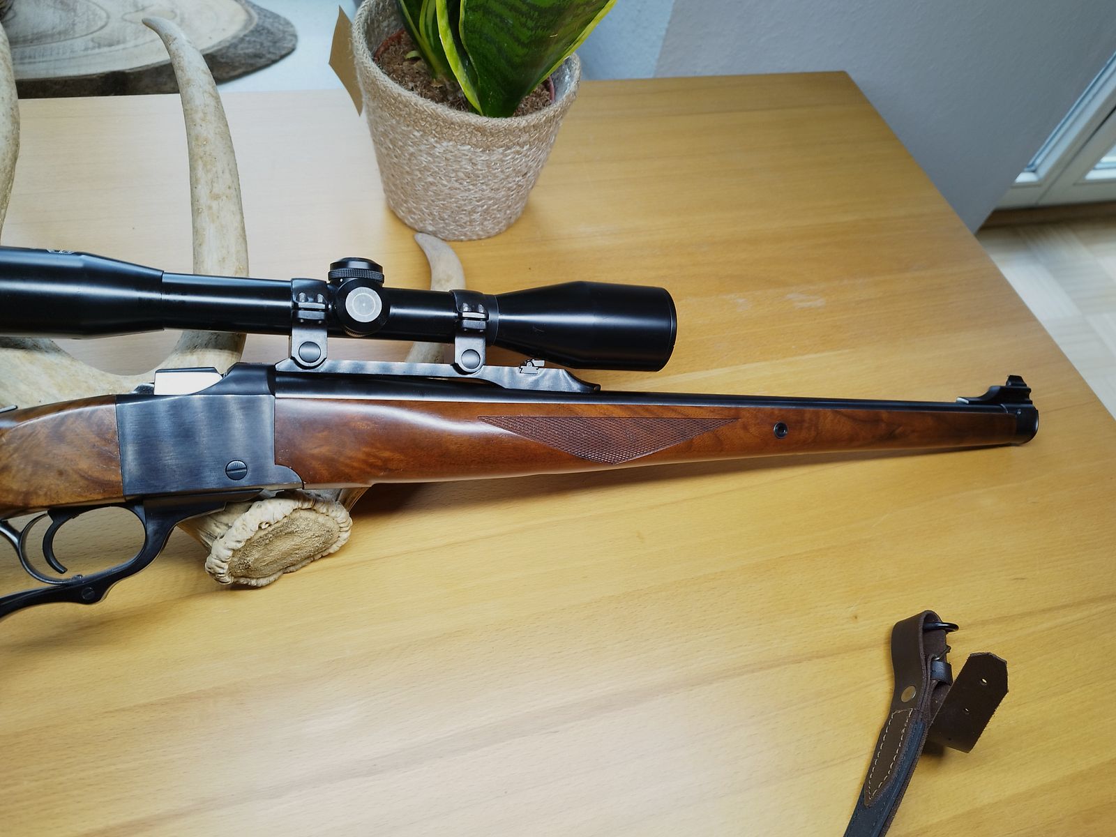 Ruger No1. Stutzen in 243.  Blockbüchse Schmidt und Bender 6x42 