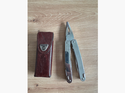 Victorinox Multitool 