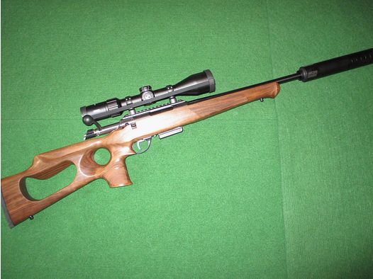 Anschütz 1771, cal. .223 con suppressor y scope
