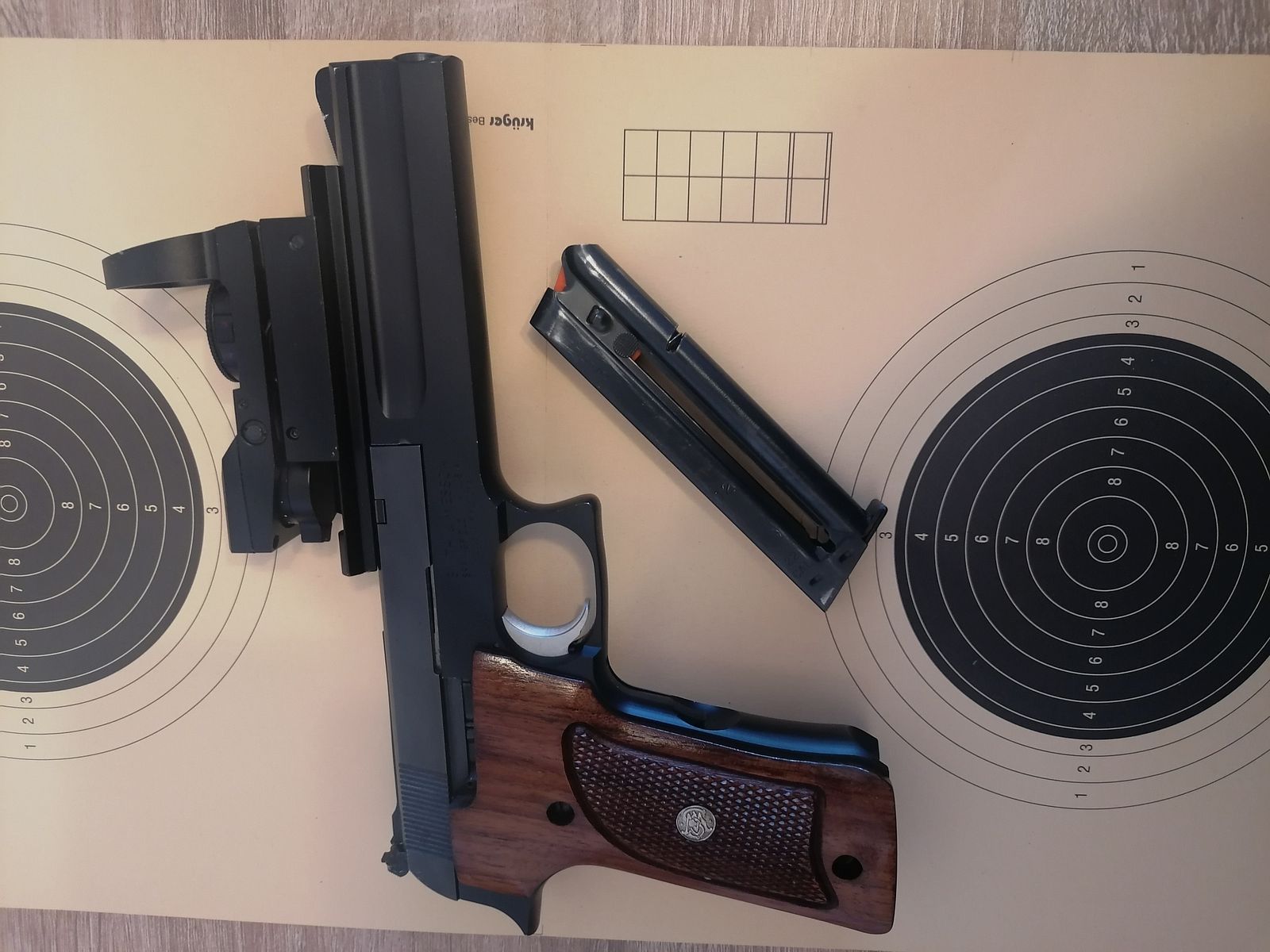 Smith & Wesson 422 .22 l.r.