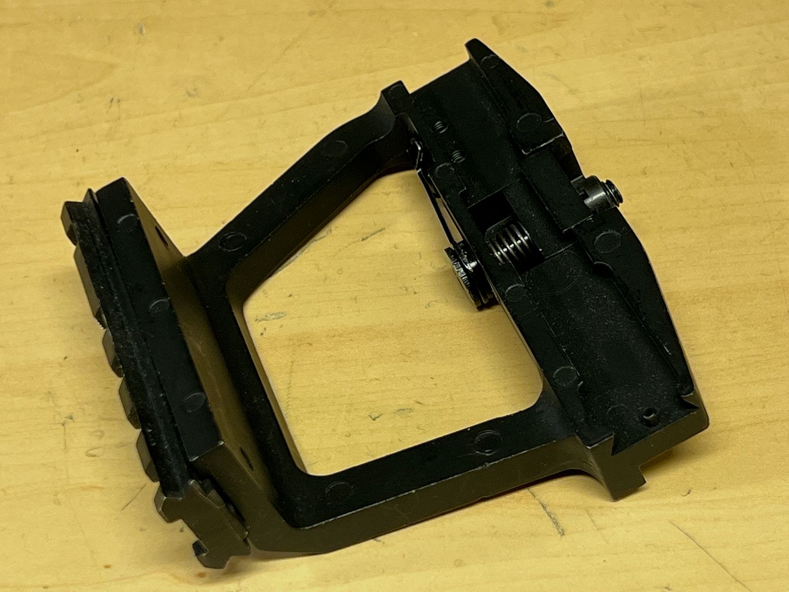 Montaż Airsoft AK do celowników optycznych i celowników Red-Dot w kolorze czarnym z szybkim zwolnieniem