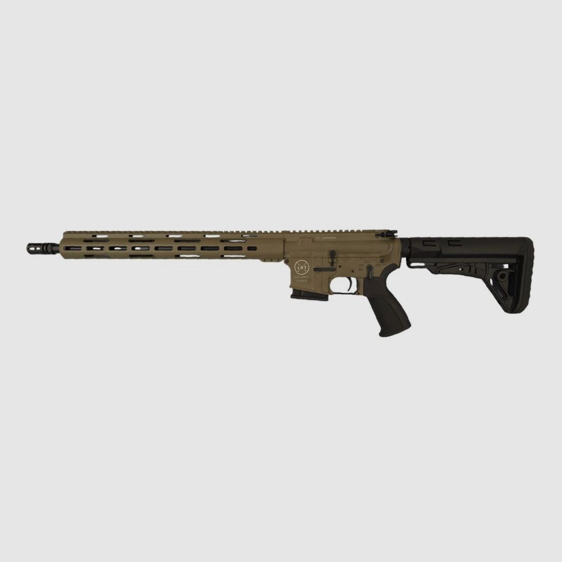 FDE: Lux Def Tec LDT L5L mit langen Handguard AR15 16,75" halbautomatische Büchse Kaliber 223Rem inkl. Magpul Zusatzmagazin