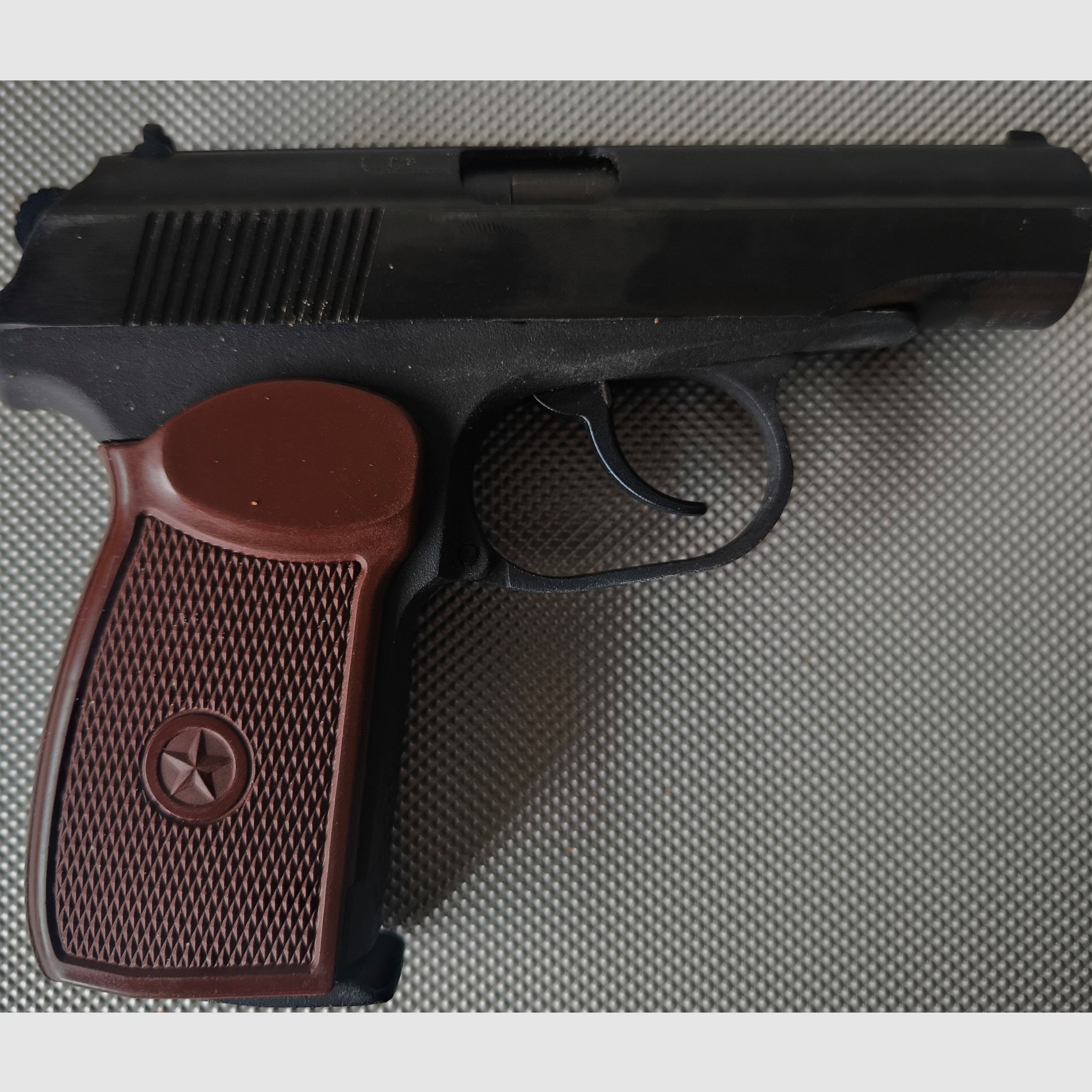 ⚠️ Attenzione Plinker & fan di Makarov / Vera rarità!! Baikal-Makarov MP-654K - Made in Russia & vera fondina in pelle MDI marrone con timbro più 1 barattolo di pallini in acciaio 4,5mm!!