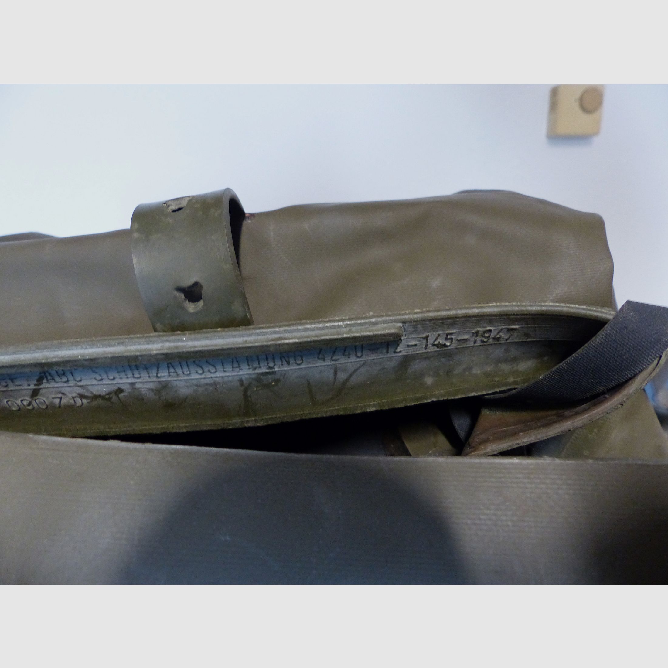 Bundeswehr ABC protection equipment transport bag, gas mask 2 filters and accessories BW 70s