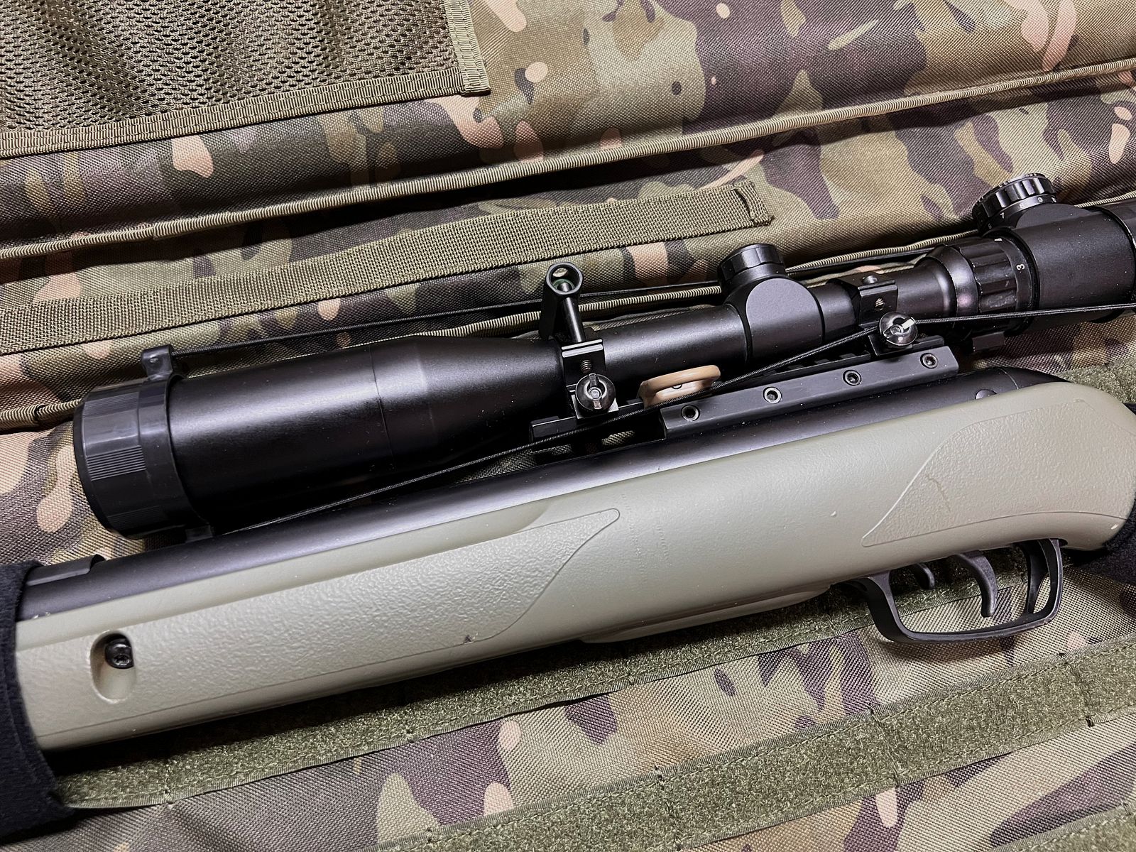 Gamo Zombie 4,5mm Luftgewehr mit Tasche und Zubehör in Oliv 