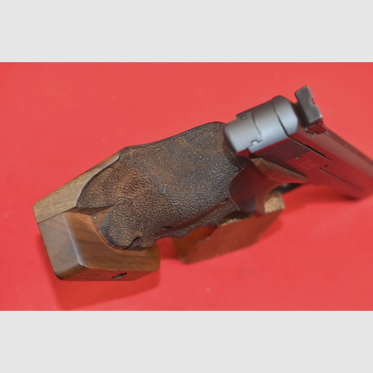 #8317 SMITH & WESSON PISTOL, Mod.41, NEW MODEL, cal. .22lr, image 5 of 17