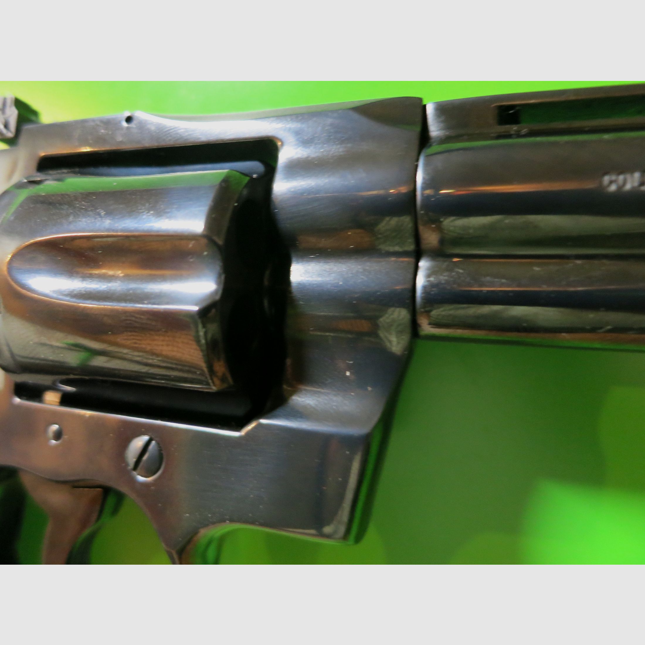 1985 COLT PYTHON, Royal Blue, .357 Magnum, 6" Lauf, Gummi-Sportgriff   #19-