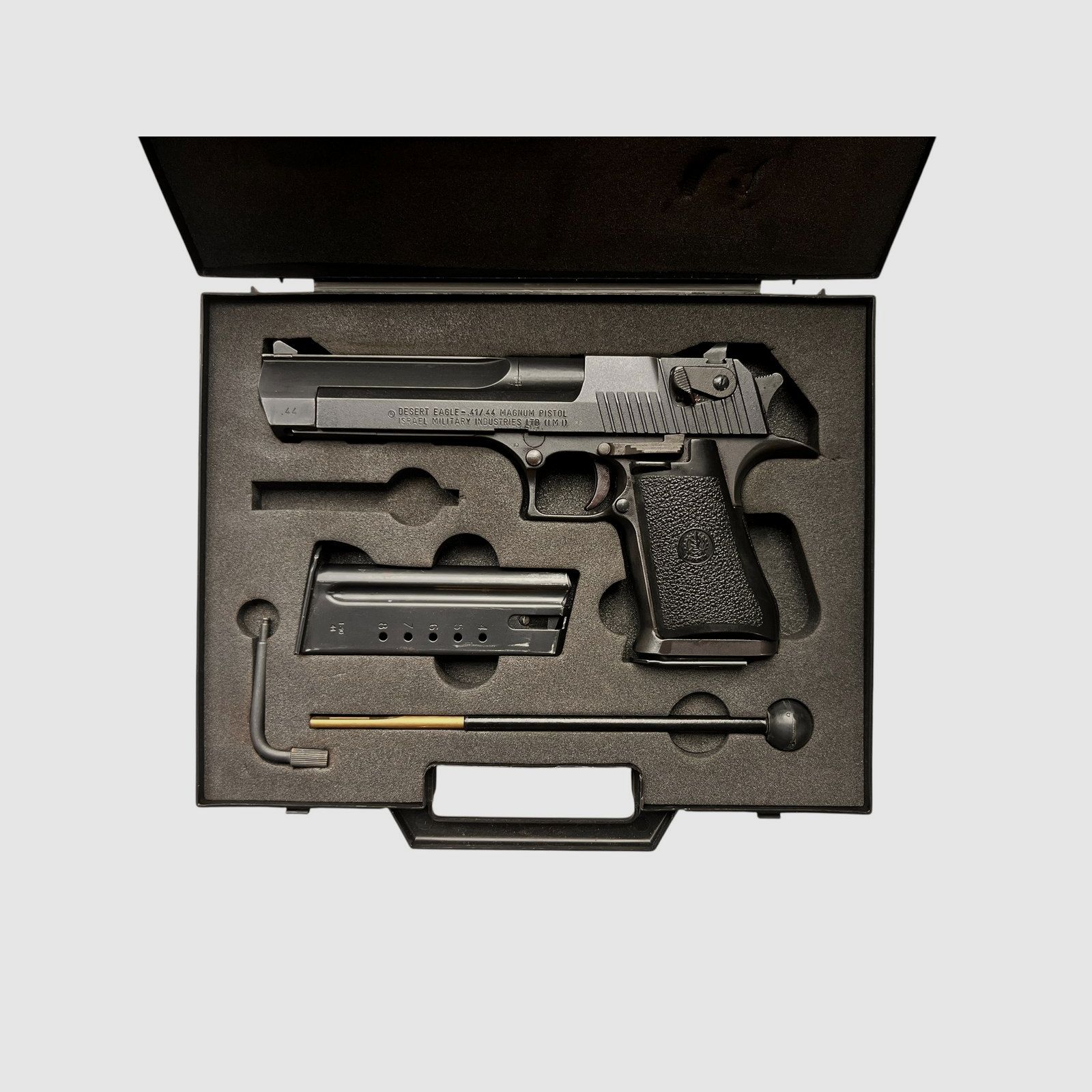 Pistolet IMI Desert Eagle kaliber .44 Magnum | Ikona Mocy, billede 1 af 8