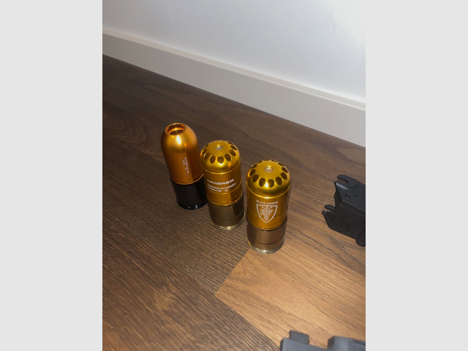 Tokyo Marui Scar-H mit Granatwerfer und passendem Zubehör