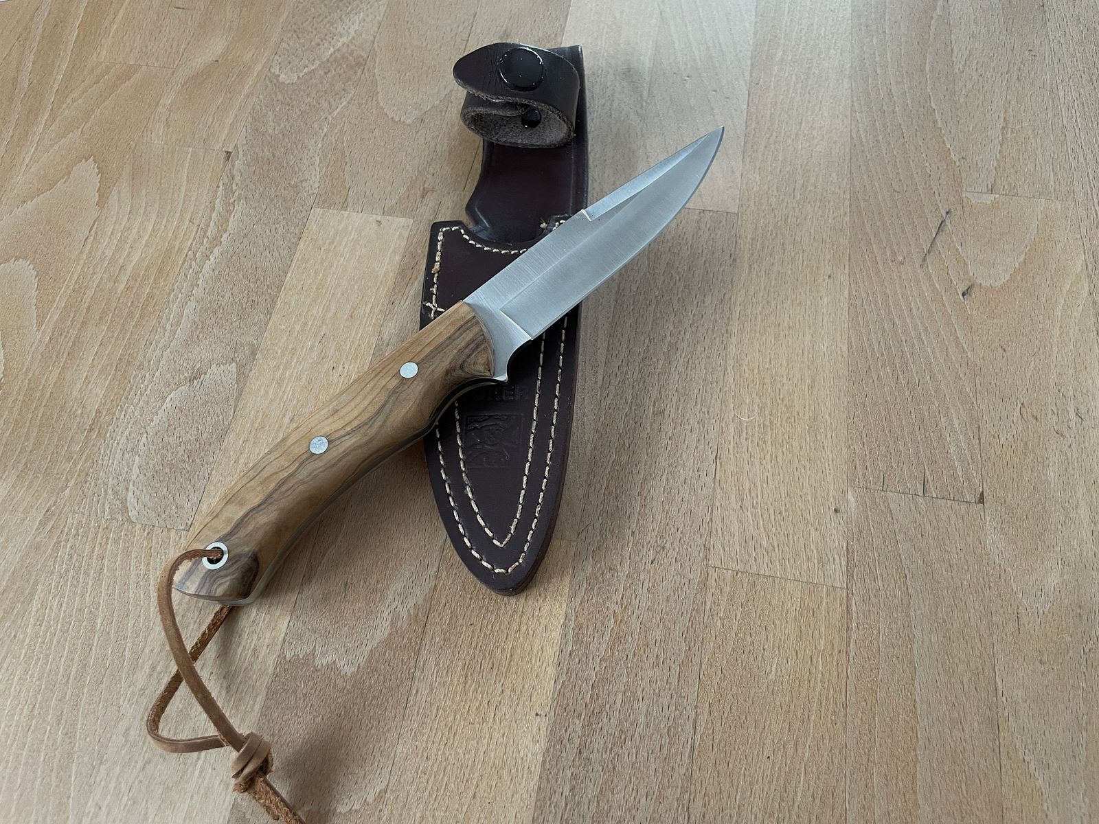 Joker hunting knife