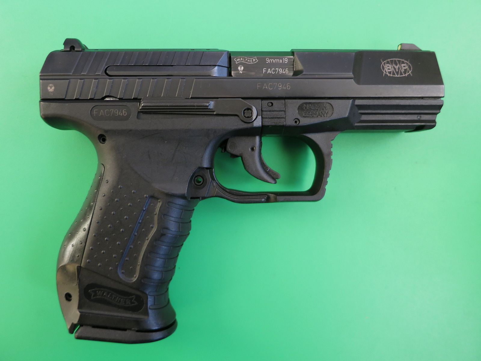 „Pistola di polizia“ Walther P99, 9 mm Luger, Set completo Polizia Bavarese BYP, James Bond #26