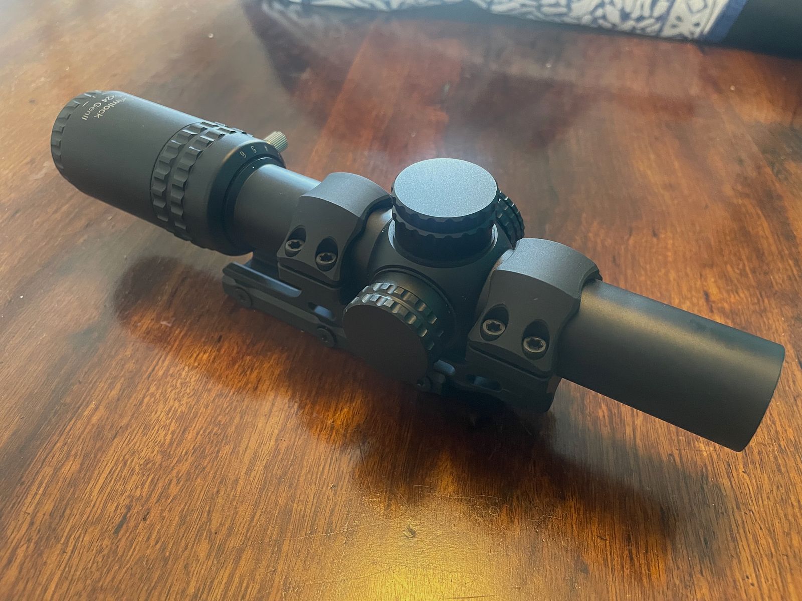 Vector Optics LPVO 1-6x24 Grimlock mit LP Zielfernrohr 