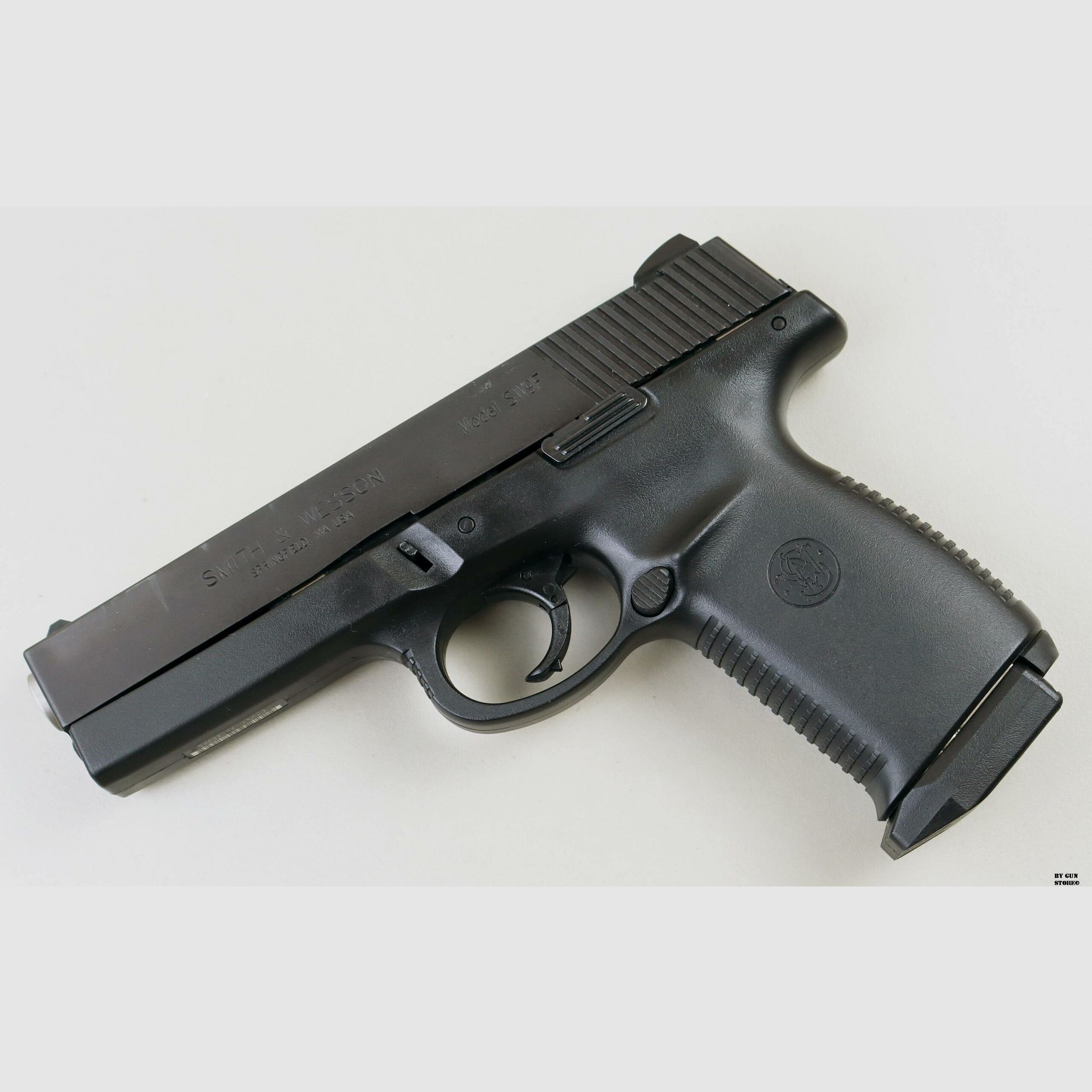 Pistola Smith & Wesson mod. SW9F cal. 9×19 matr. SPAC8308, immagine 2 di 10