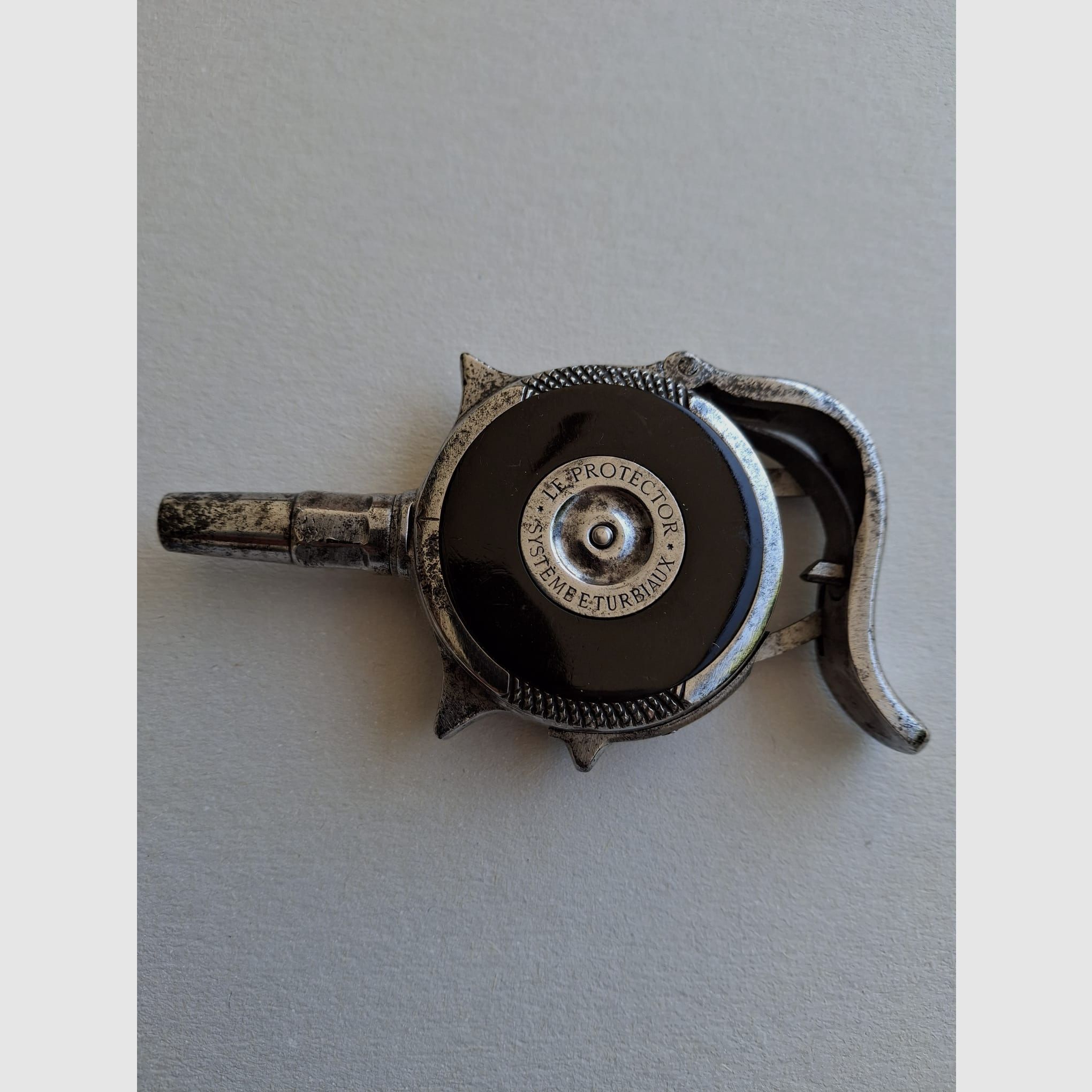 Revólver radial "Le Protector