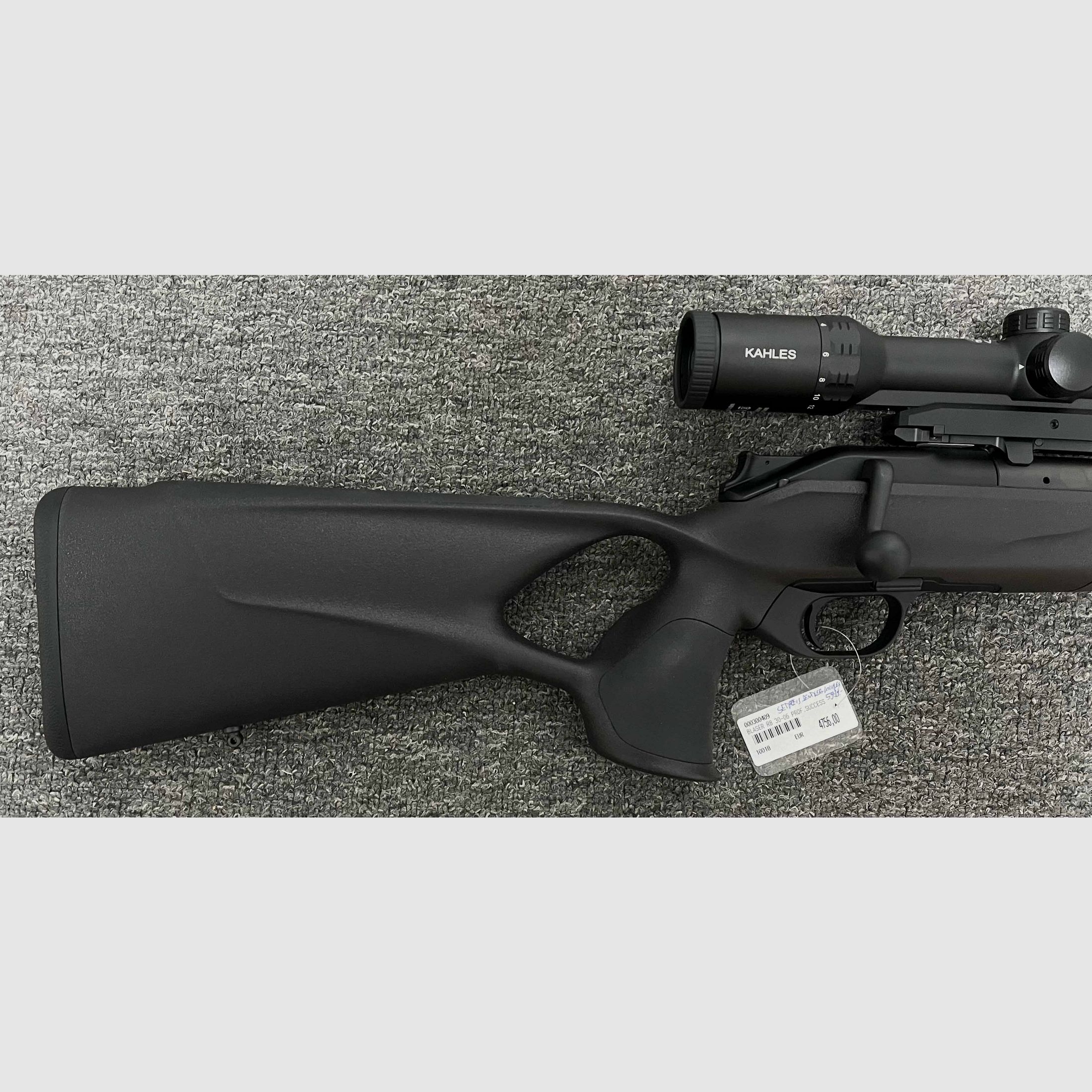 Blaser R8 Professional Succes + Kahles Helia 2,4-12x56 i + Dentler Montage 