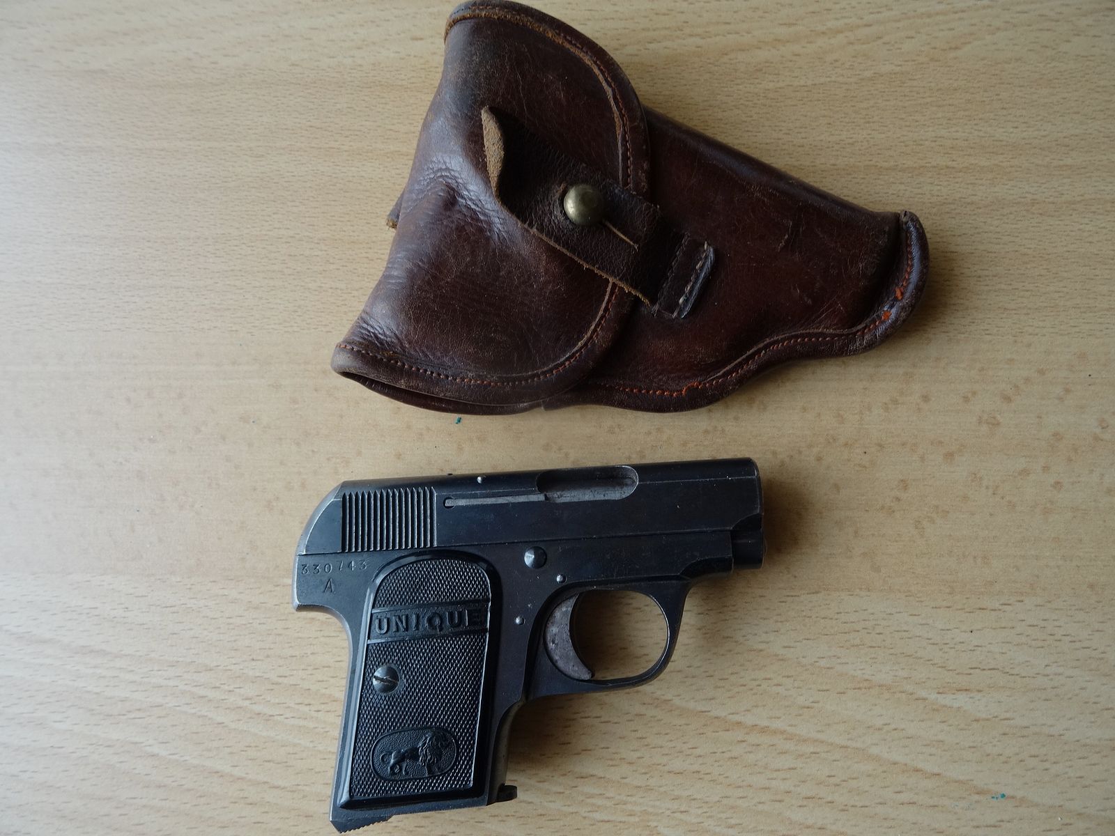 Pistol UNIQUE