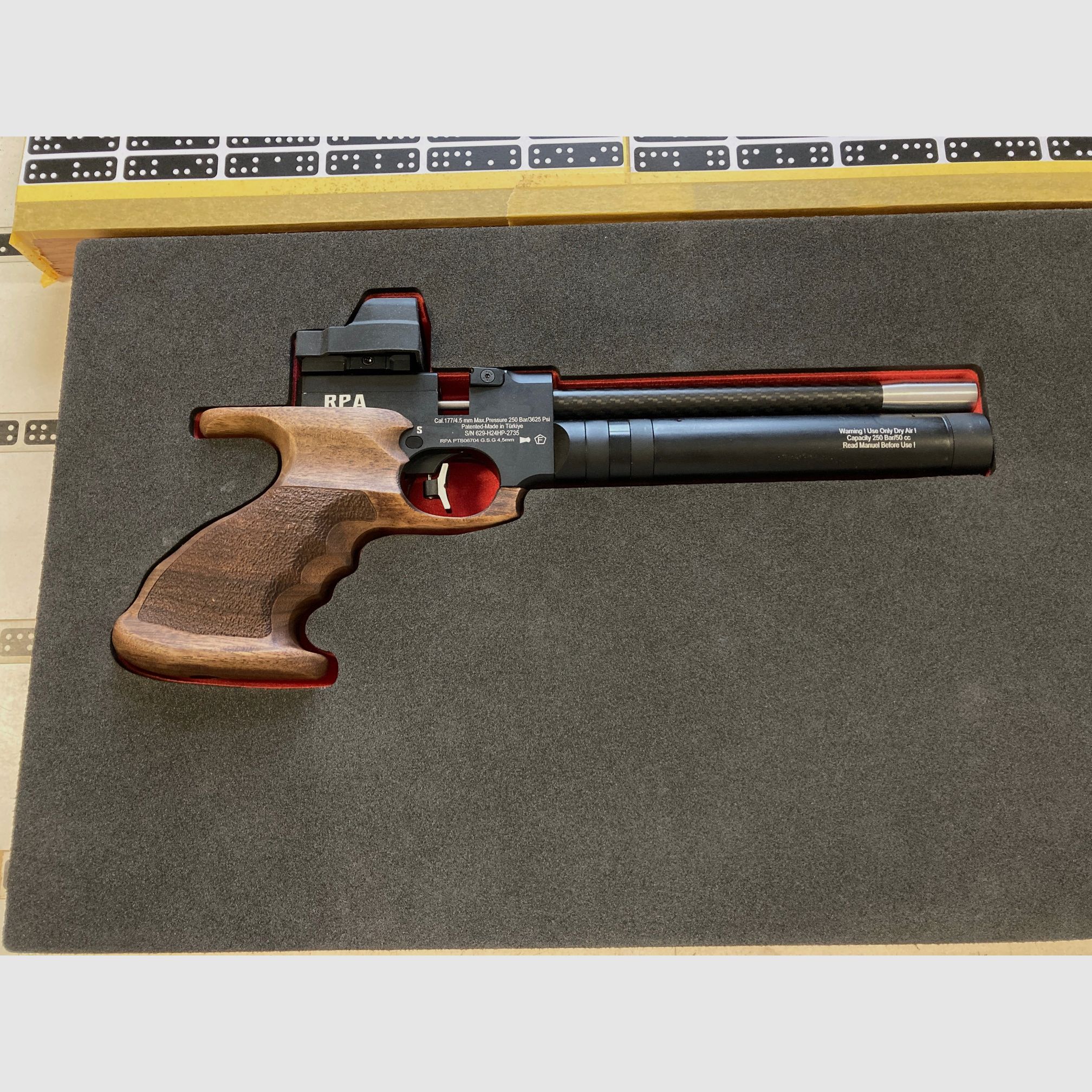 CNC-gefräste Koffereinlagen aus festem Schaumstoff