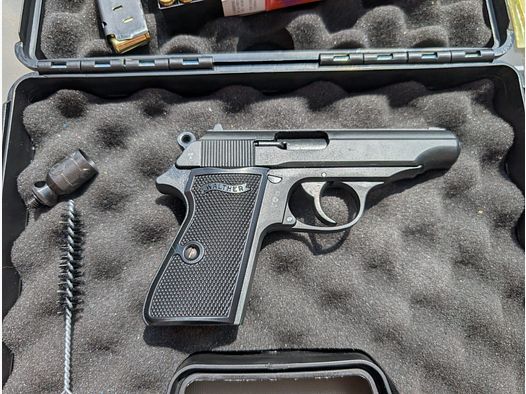 Walther PP 9 mm P.A.K. in sehr gutem Zustand/ ungeschossen