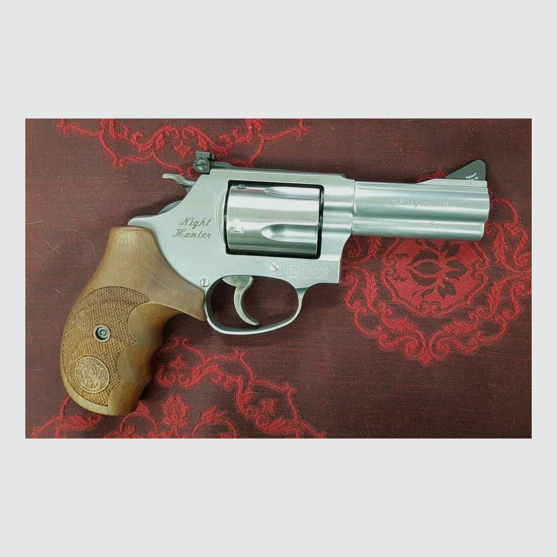 Smith & Wesson	 60-1 Night Hunter