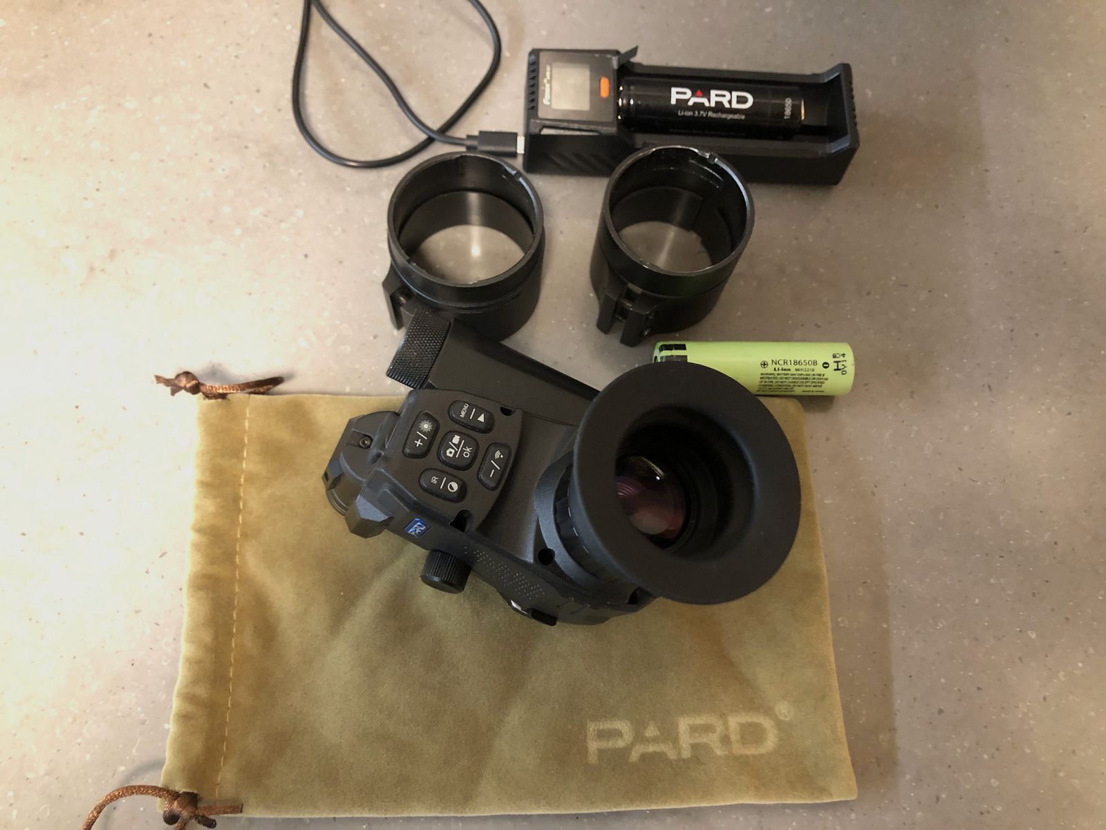Pard urządzenie do nocnego widzenia NV007S 16mm w tym adaptery 45 i 48 mm + 2 akumulatory