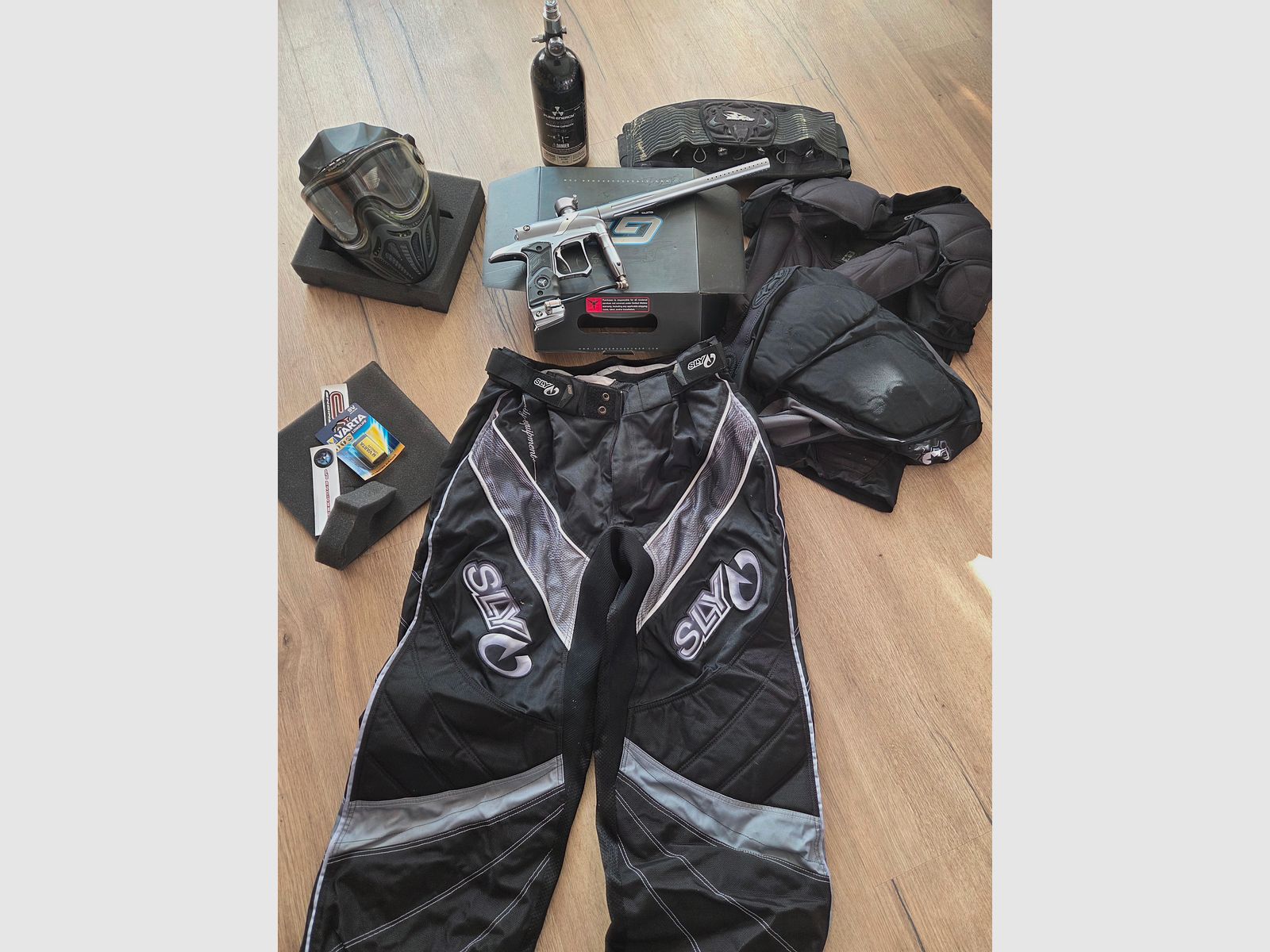 Paintball Markierer Dangerous Power G4 inklusive Zubehör 