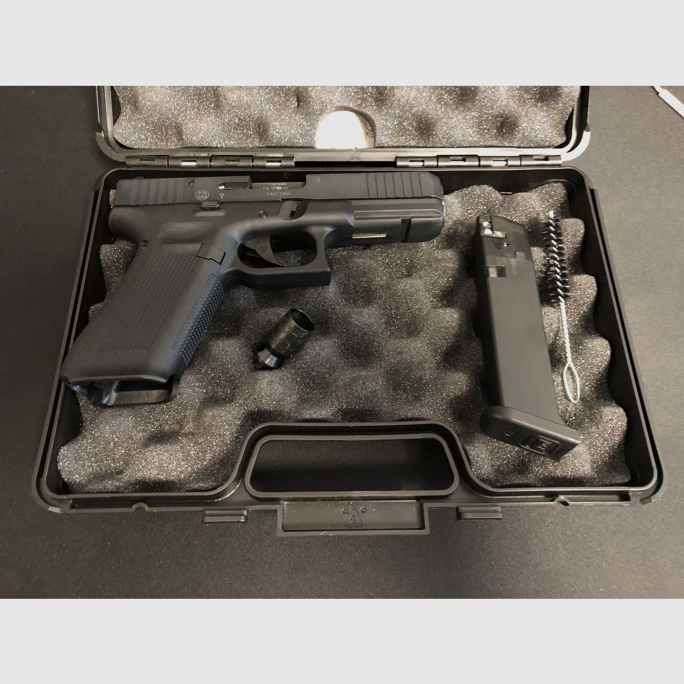 Glock 17 Gen 5 9mm P.A.K. 