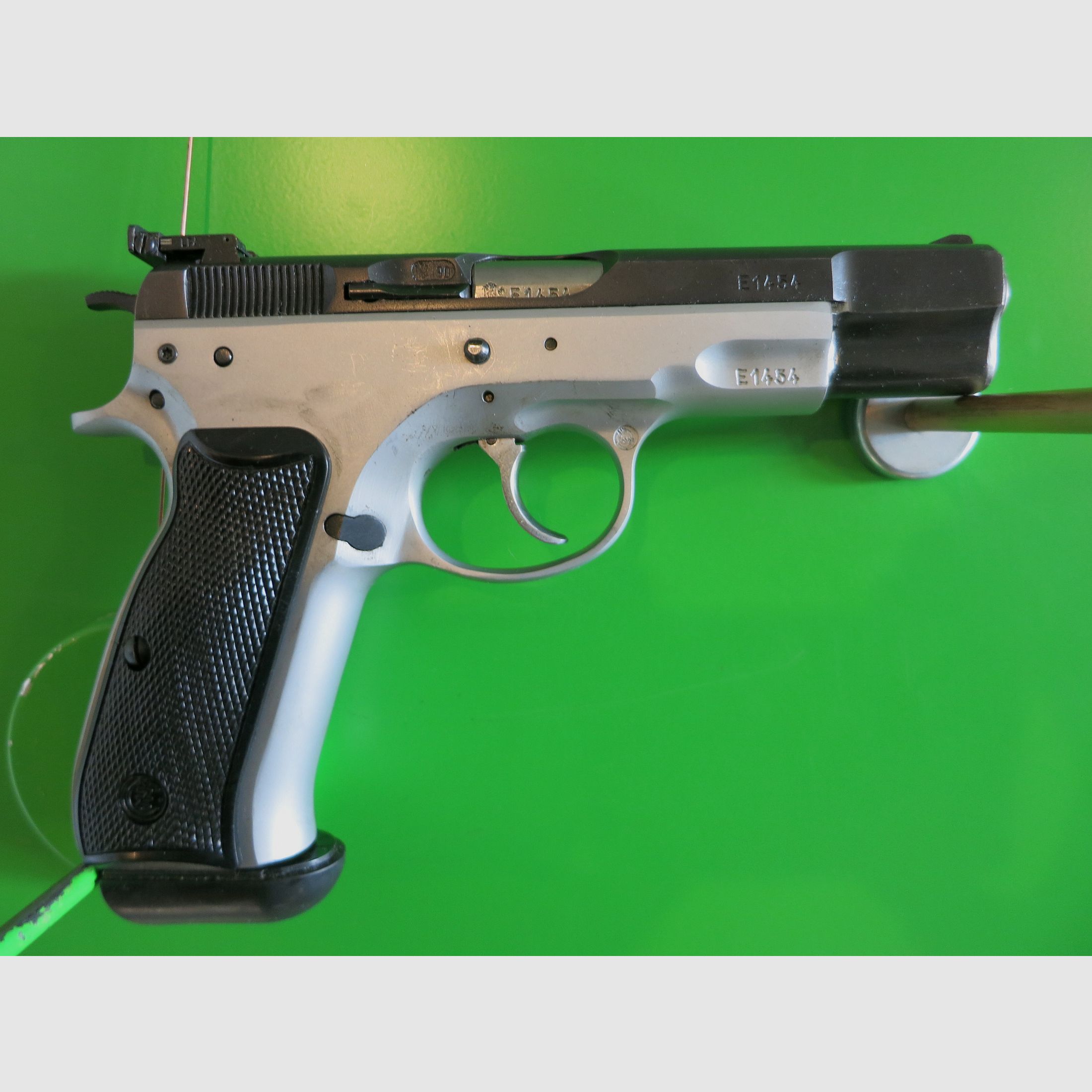 Brünner CZ75 DUO TONE bzw. ČZ 75 (Česká zbrojovka), halbauto. Selbstladepistole Kaliber 9 × 19 mm       #36