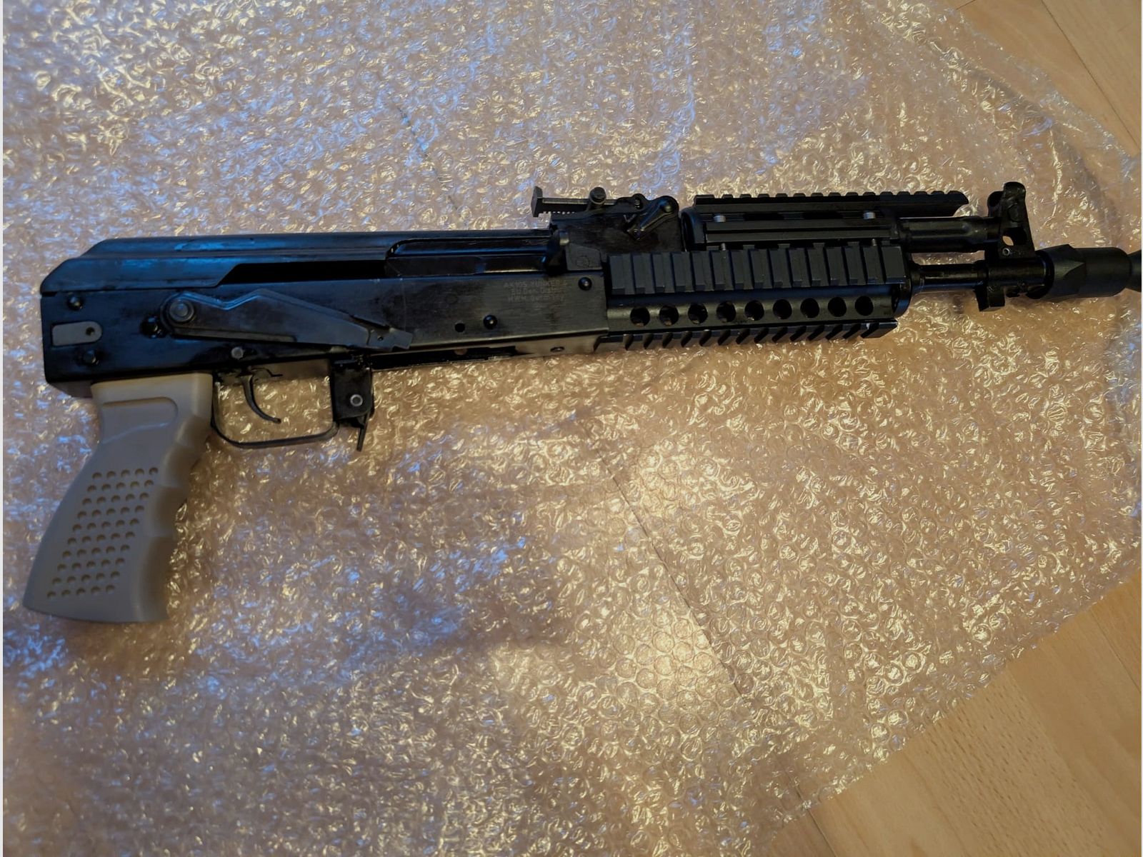 MWM Gillmann Yunker 4 CO22 AK74 fucile ad aria | Cal. 4,5 mm BB | Originale IZHMASH produzione | con impugnatura anteriore Picatinny & PK - 3 impugnature e compensatore decorativo