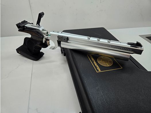 Steyr LP 10 mit Rink Griff