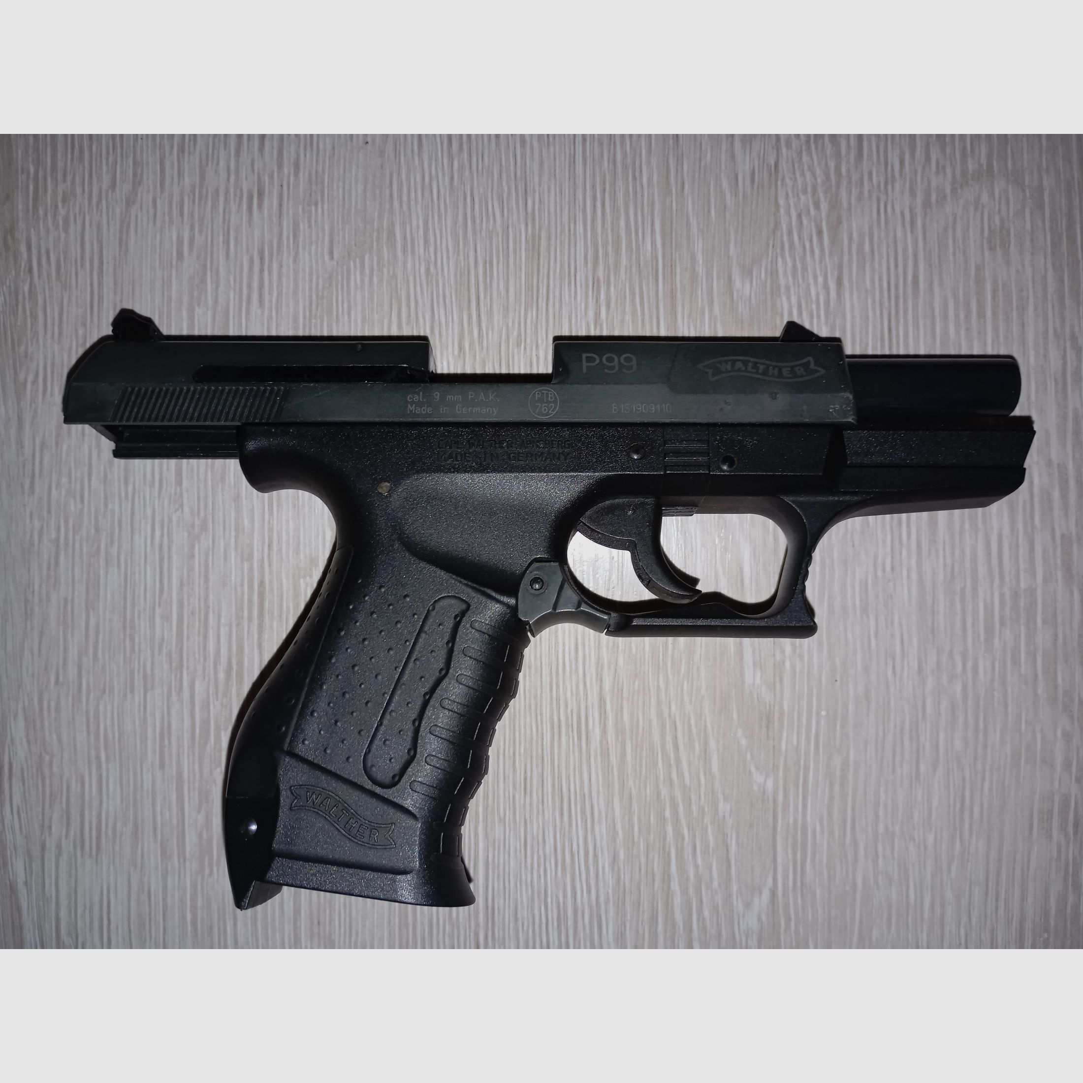 Walther P99 Schreckschusspistole inklusive Holster