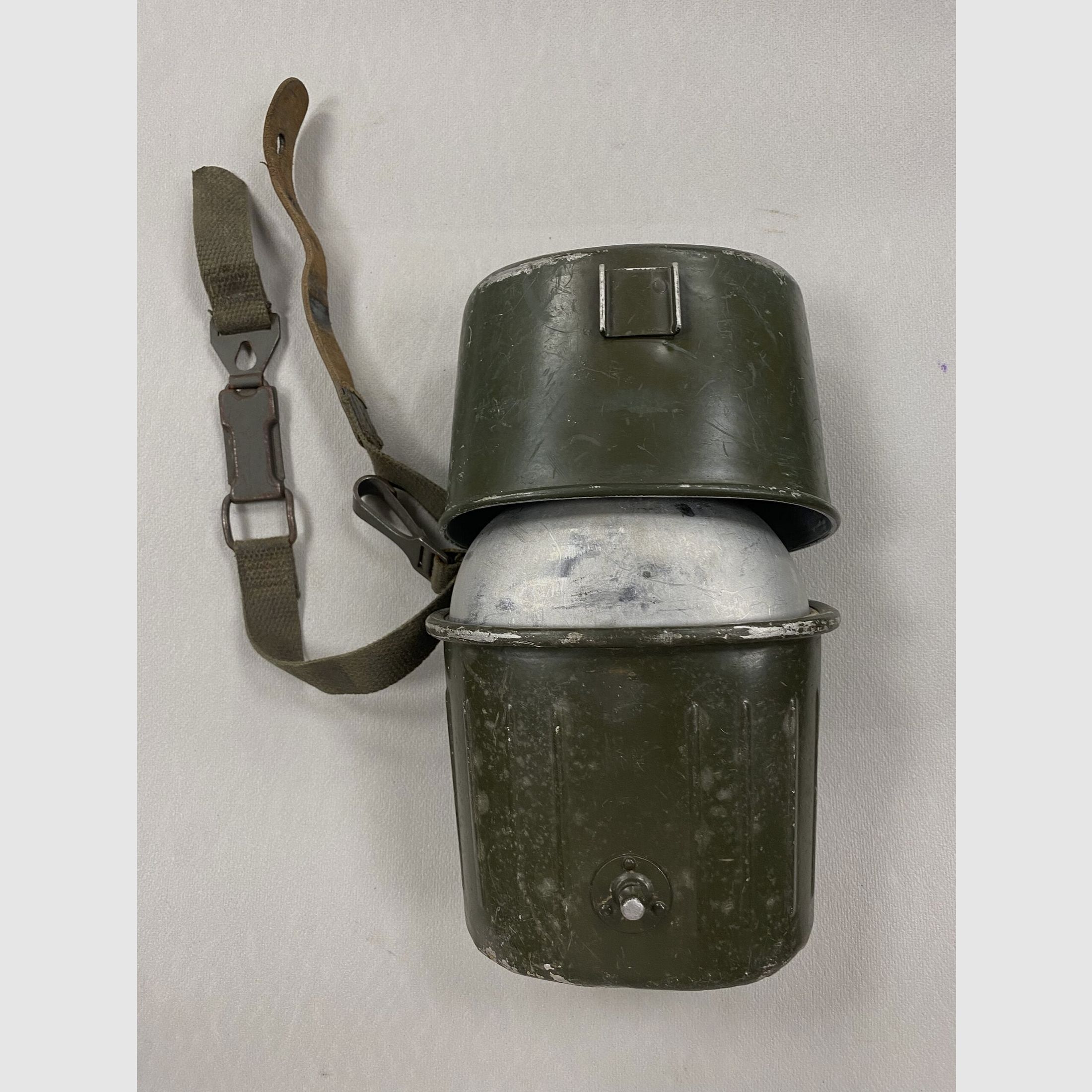WATERFLES MET ORIGINELE MILITAIRE KOP, afbeelding 2 van 3