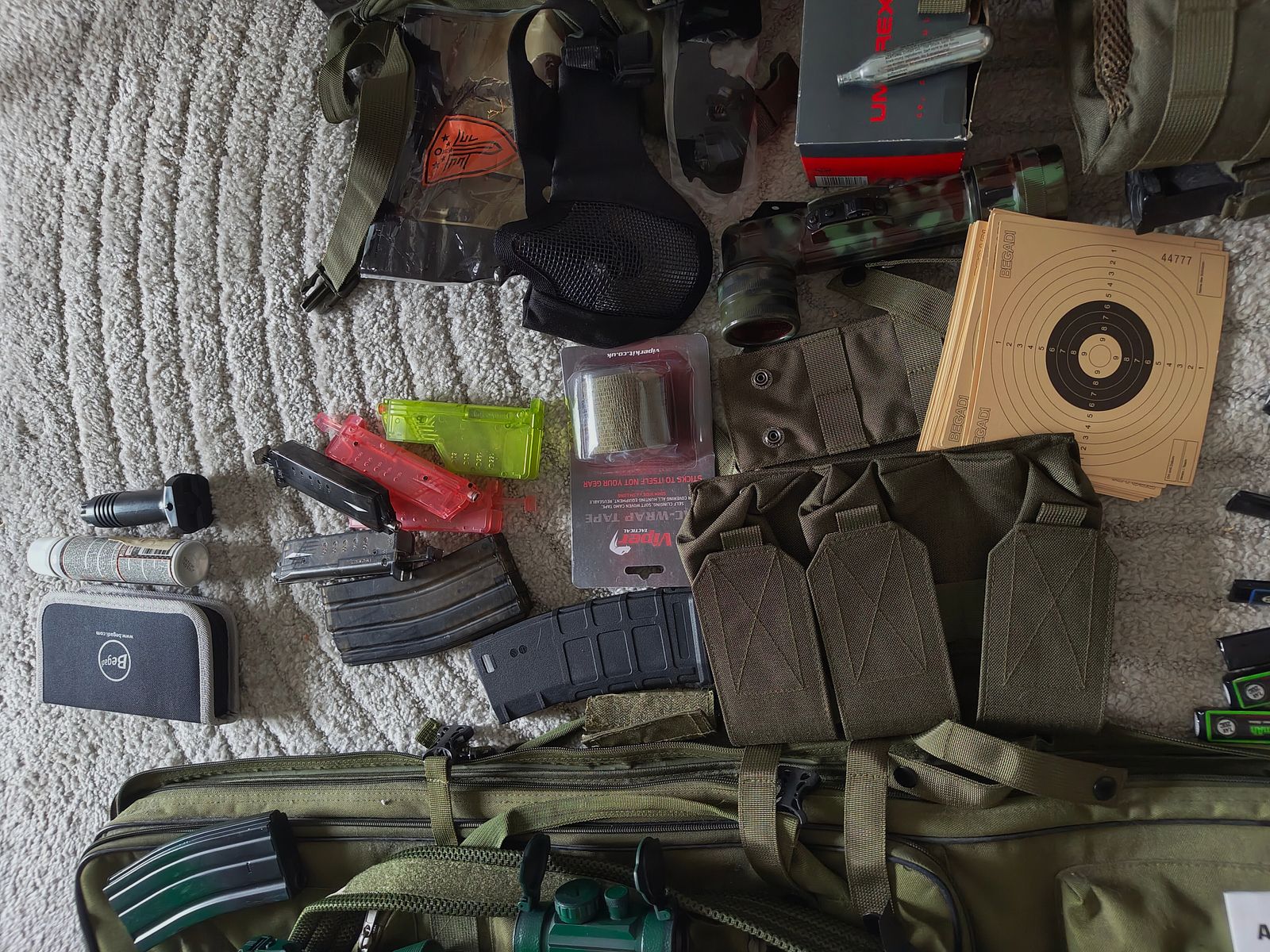 Airsoft mit viel Zubehör
