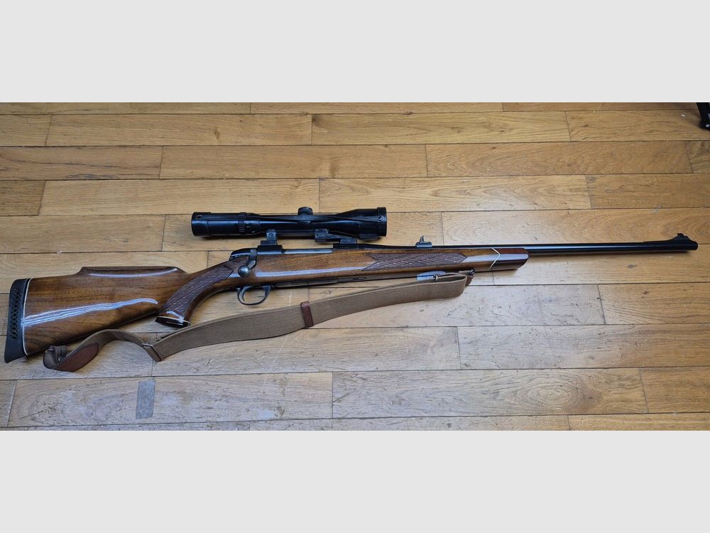 Sehr schöne BSA Jagdgewehr Modell CF2 — Kal. 300 Win Mag — Magazin 3 Schuss +1 — Holz von hoher Qualität in Grad V — Schmidt & Bender 1.5-6x Zielfernrohr — Exzellente Mechanik — Spiegel-Lauf — Eines der besten Jagdgewehre, die aus den Werkstätten der „Großen Epoche“ britischer Herkunft stammen — TBE/TBE+, Bild 2 von 39