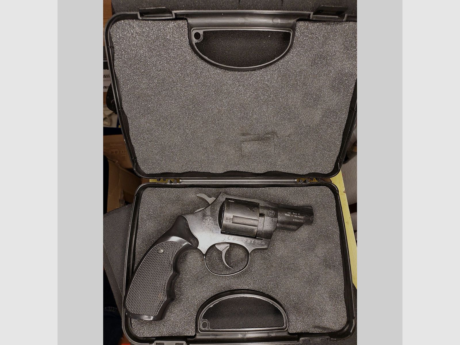 Smith & Wesson Combat revolver a salve calibro 9mm R.K. brunito (PTB 607) S&W Combat