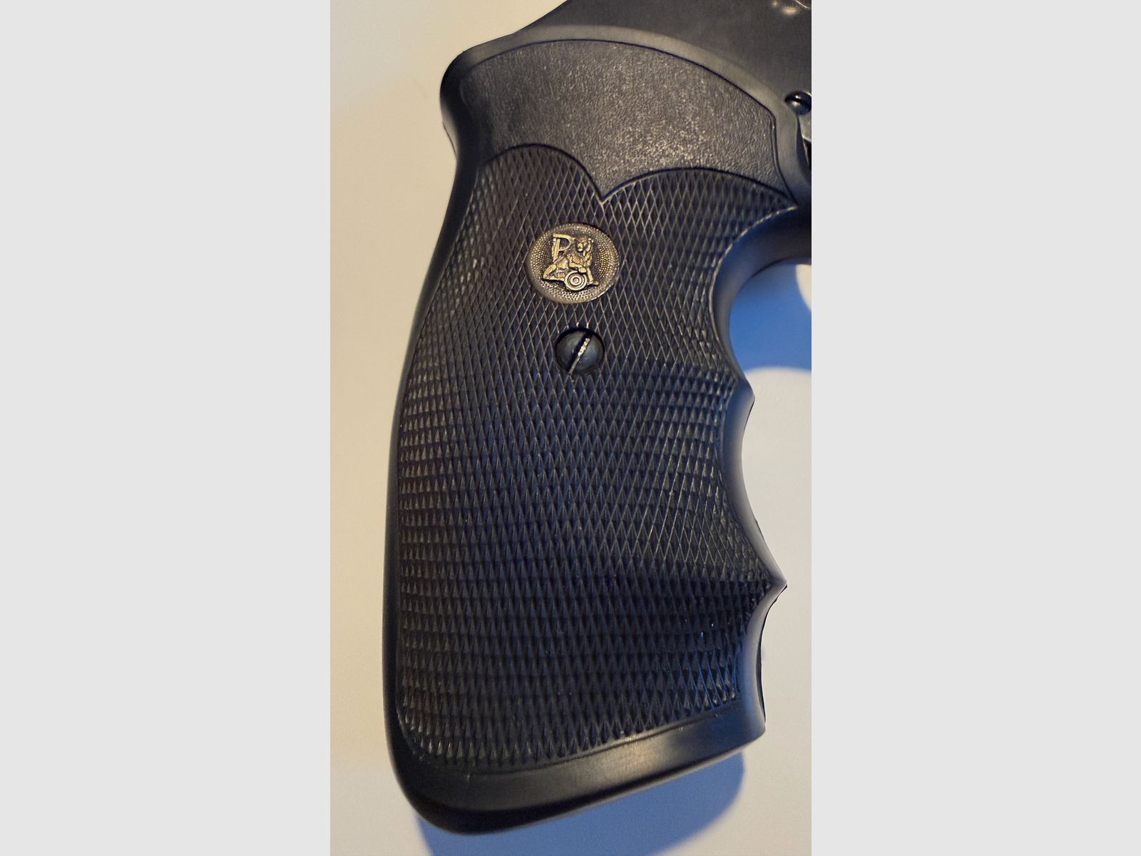 Smith & Wesson 629-6 Stealth Hunter 44 Mag