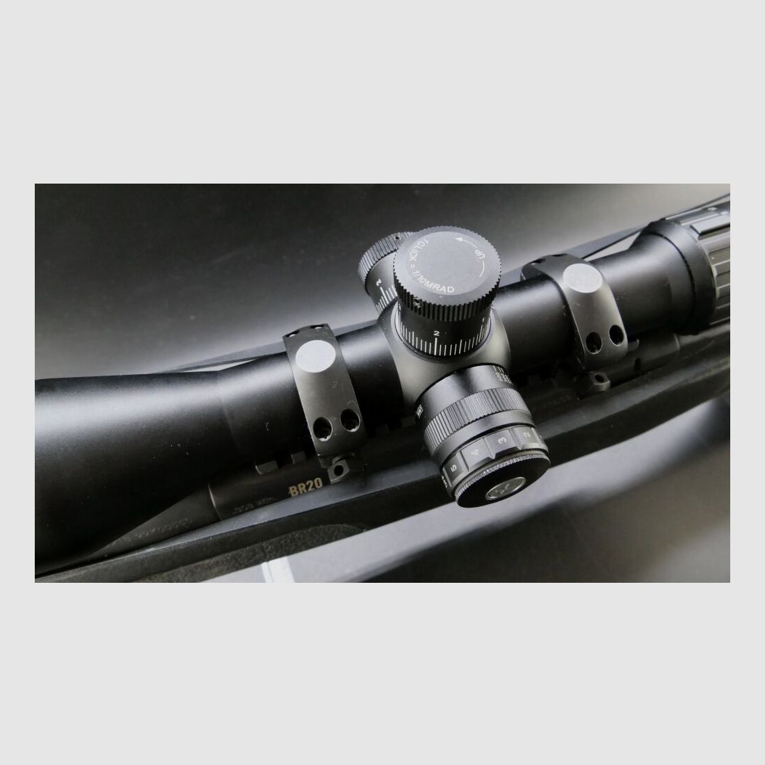 Brenner BR20 .308Win; Stahl-Picatinny, Stahl Hawke Montage und HAWKE Zielfe	 .308Win